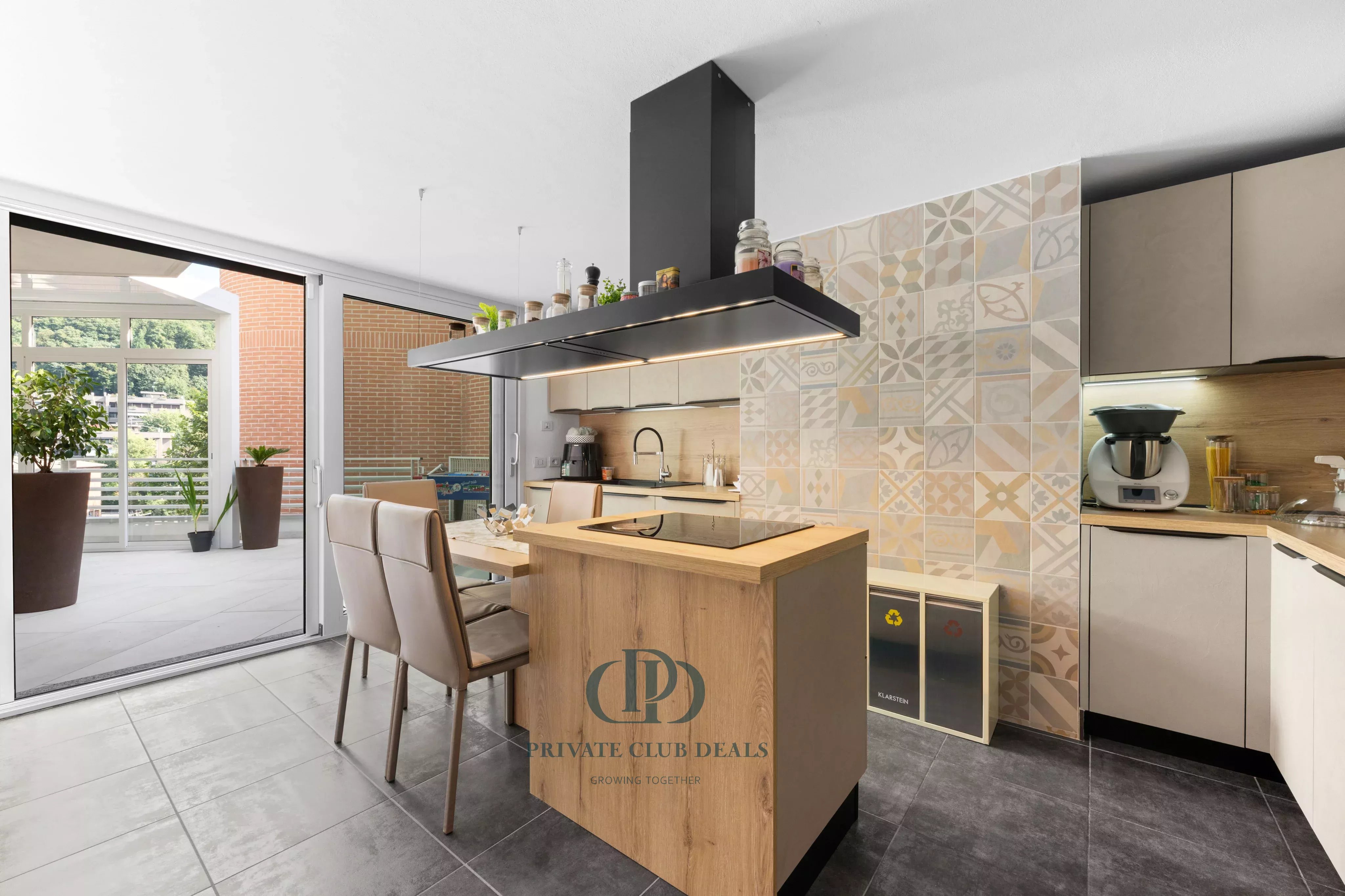 Villa Como - picture 13