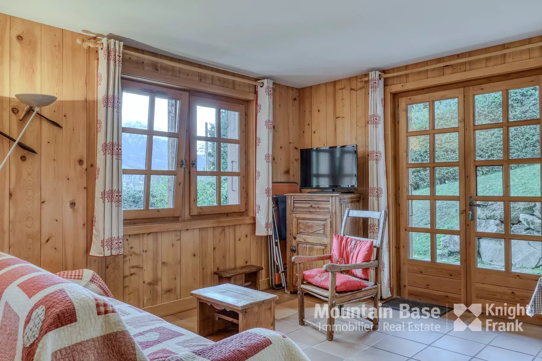 Photo of A beautiful, traditional 4-bedroom family chalet in Jaillet, Megève