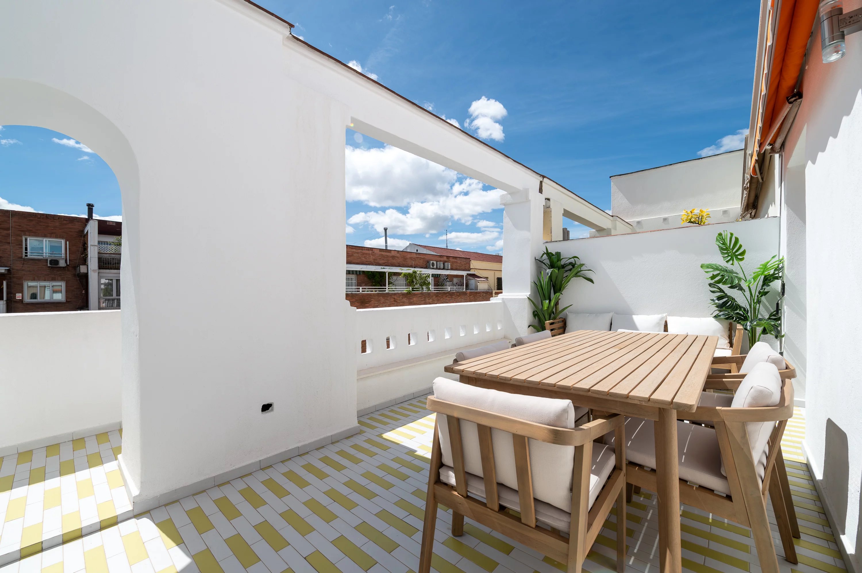 Penthouse with terrace and south orientation