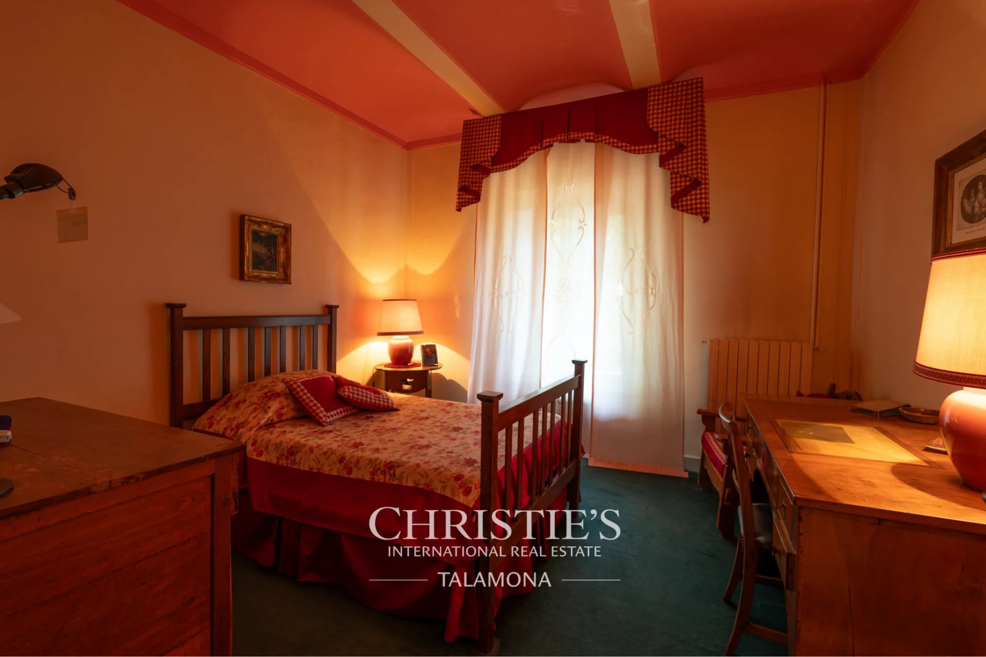10 Bedroom Villa/Townhouse's Image 59