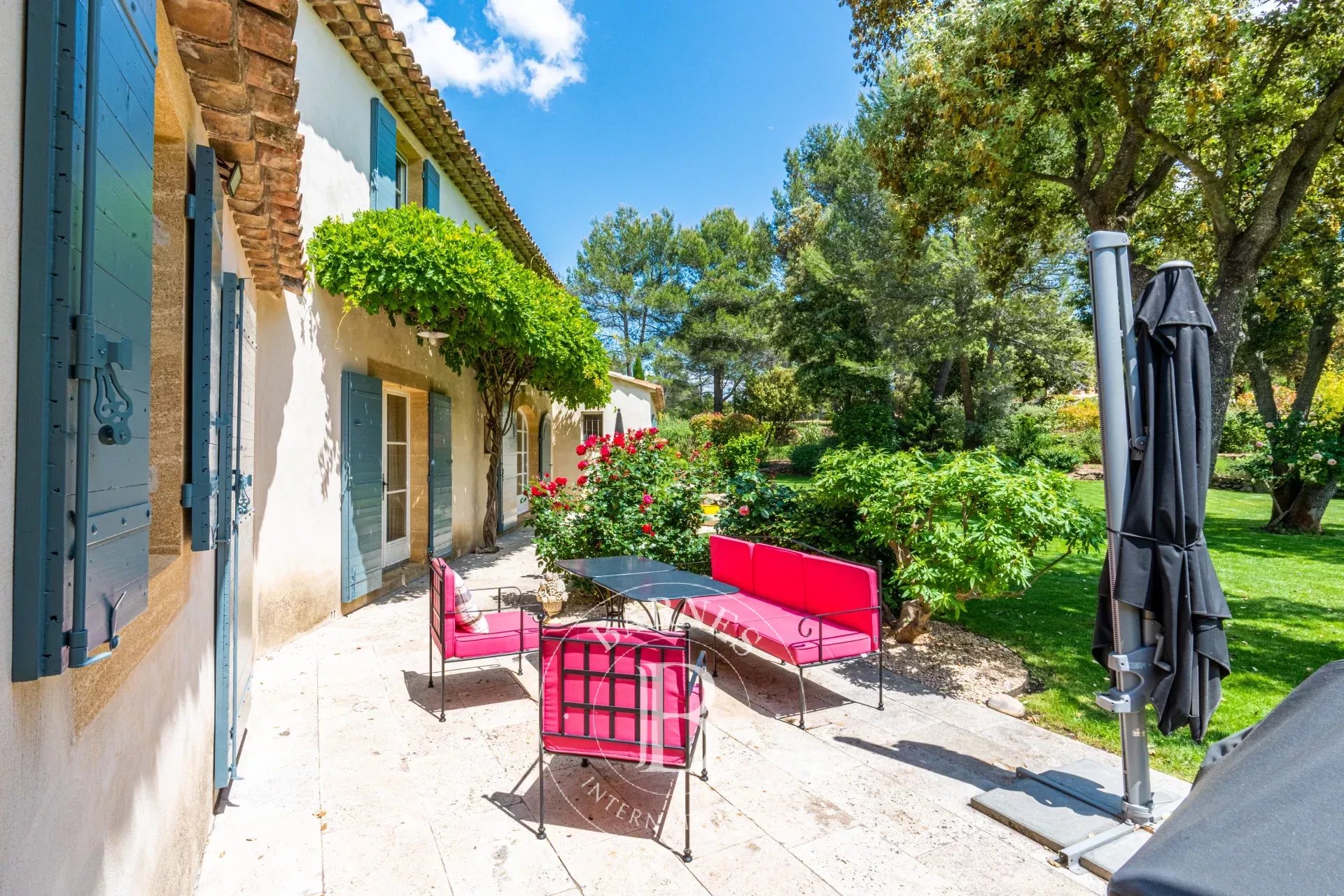 Close to Aix-en-Provence – Exceptional Bastide with Pool and 5 Bedrooms - picture 19