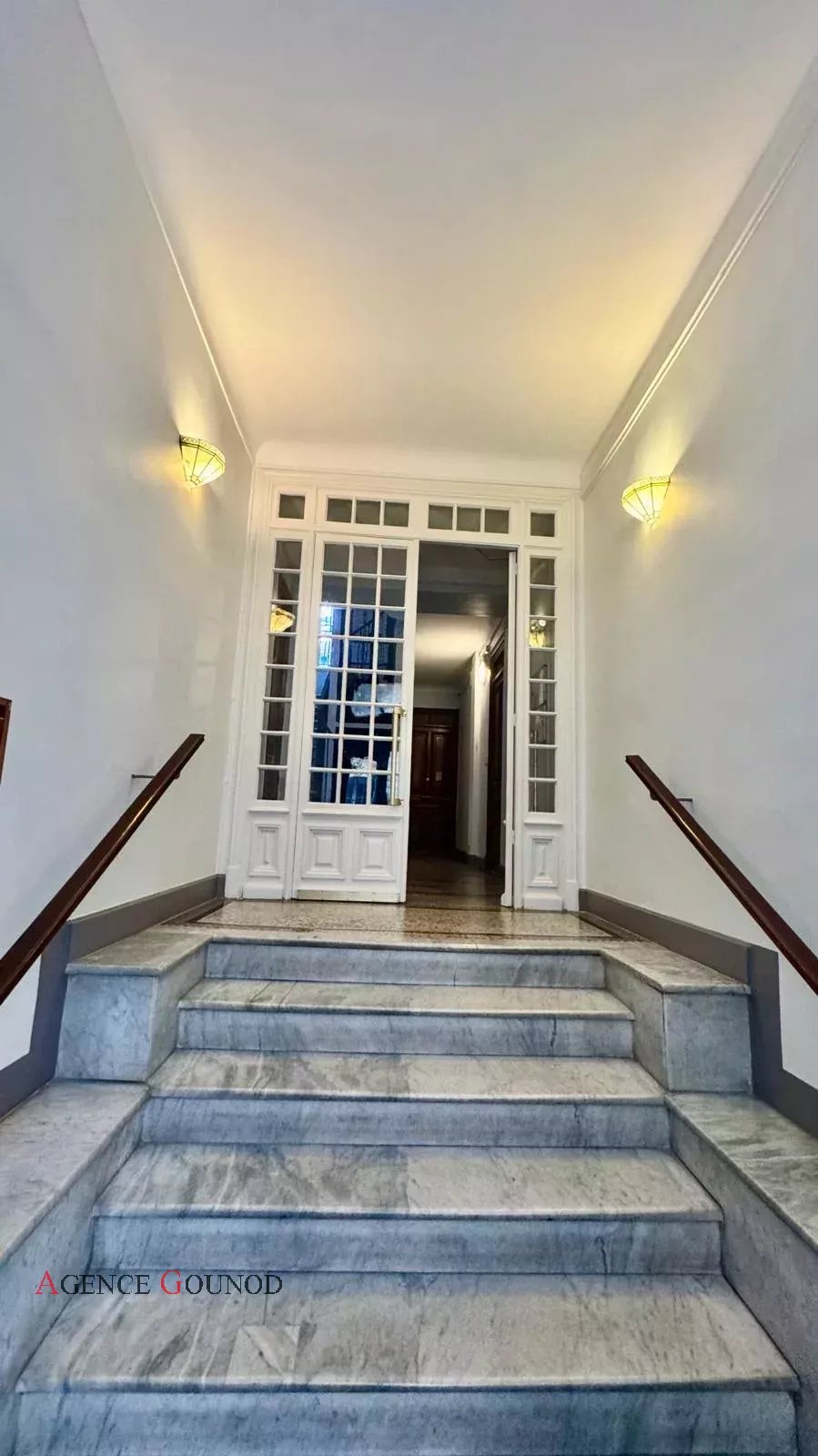 Apartment  - 3 rooms  - 82.0 m2 -  €470,000 - For sale