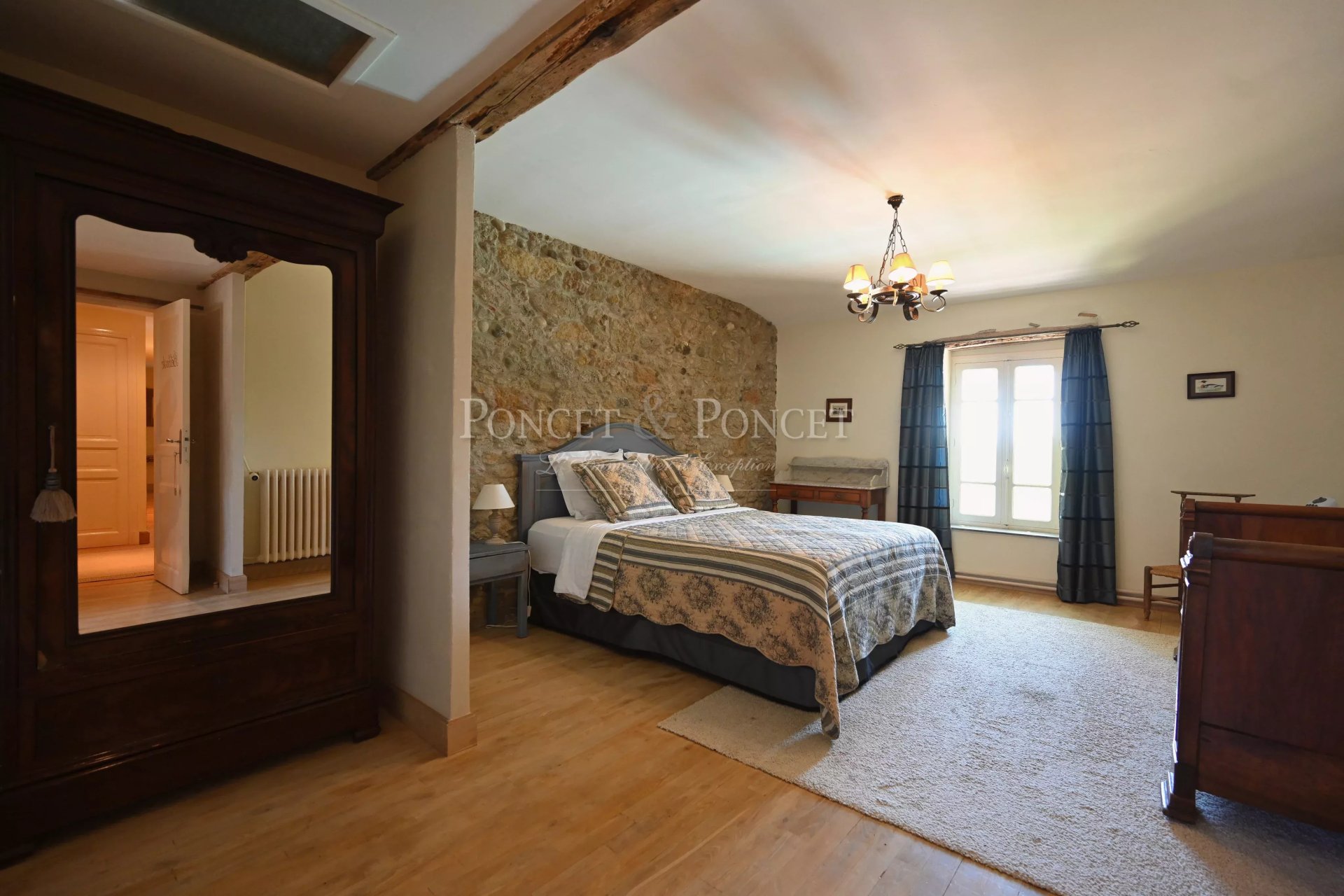 10 Bedroom Villa/Townhouse's Image 13