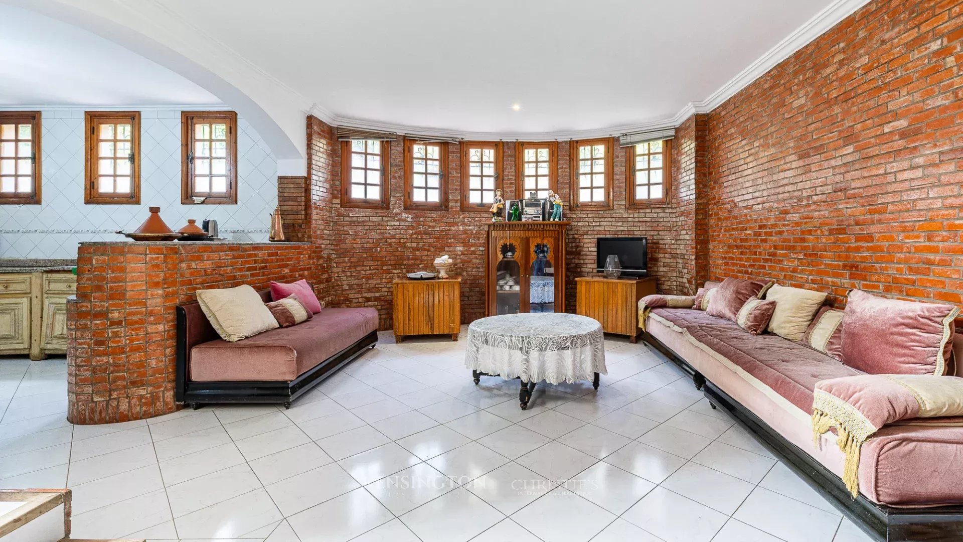 9 Bedroom Villa/Townhouse's Image 21