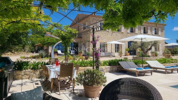 Luxury 5-Bedroom Bastide for Sale in Tourrettes with Panoramic Views — photo 3
