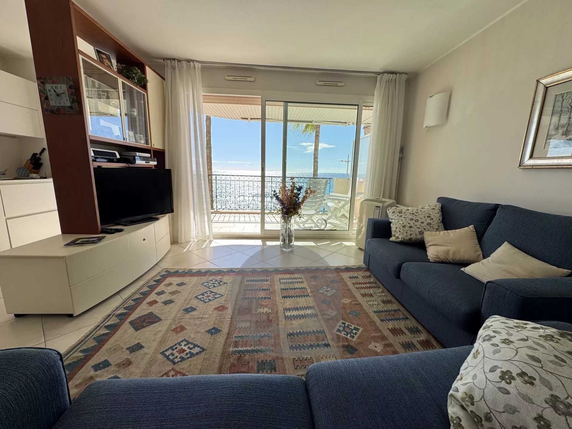 Appartamento 3 locali con terrazza fronte mare
