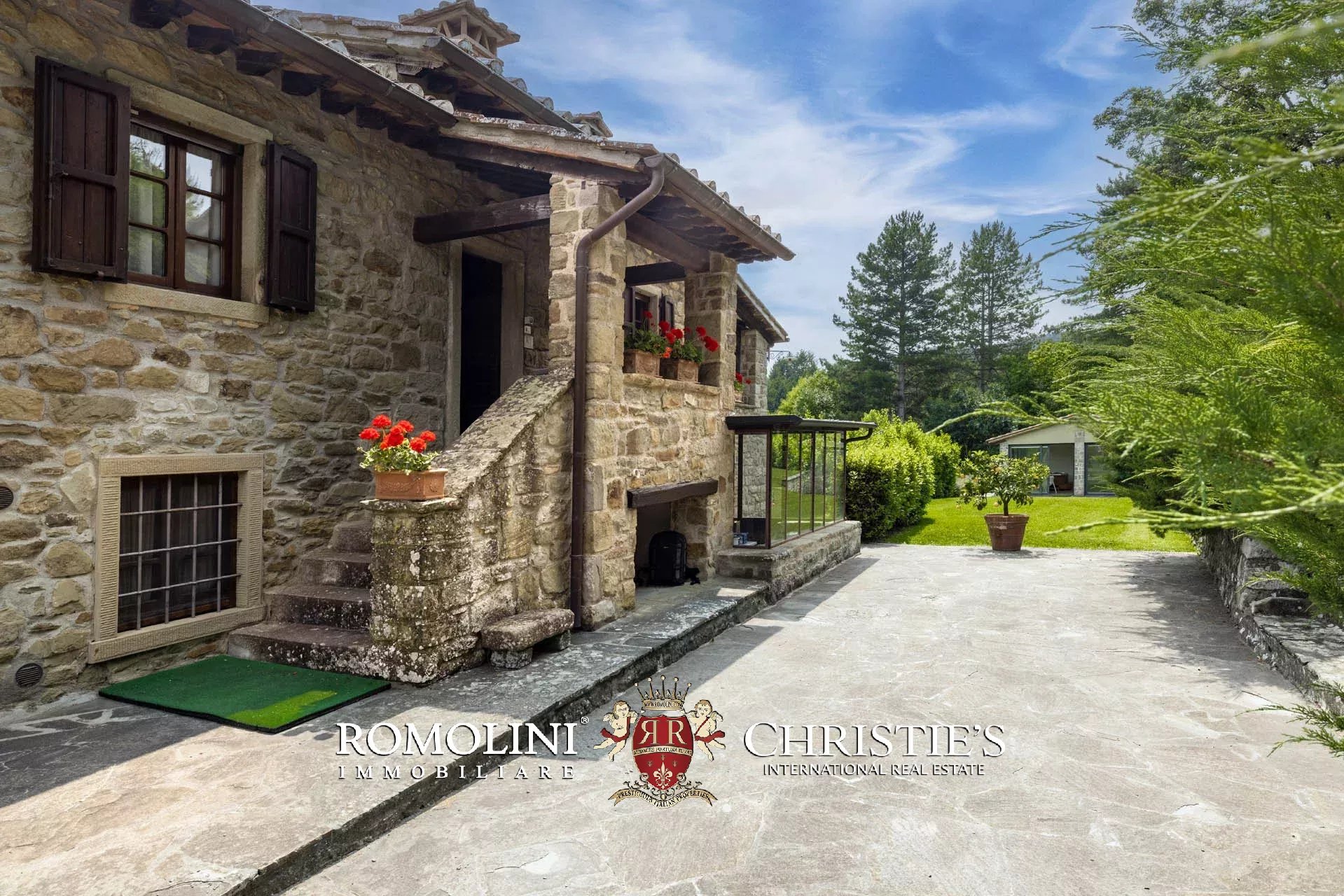 6 Bedroom Villa/Townhouse's Image 11