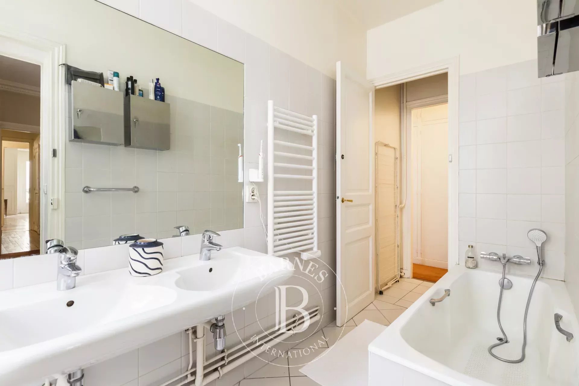 Paris 16 - Victor Hugo - 3-bedroom family apartment - picture 12