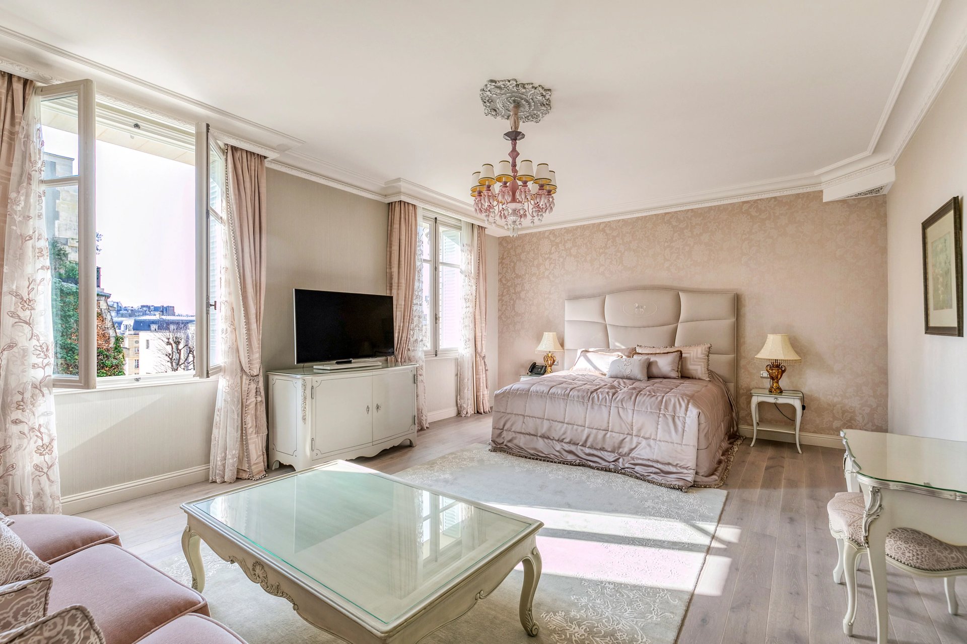8 Bedroom Villa/Townhouse's Image 16