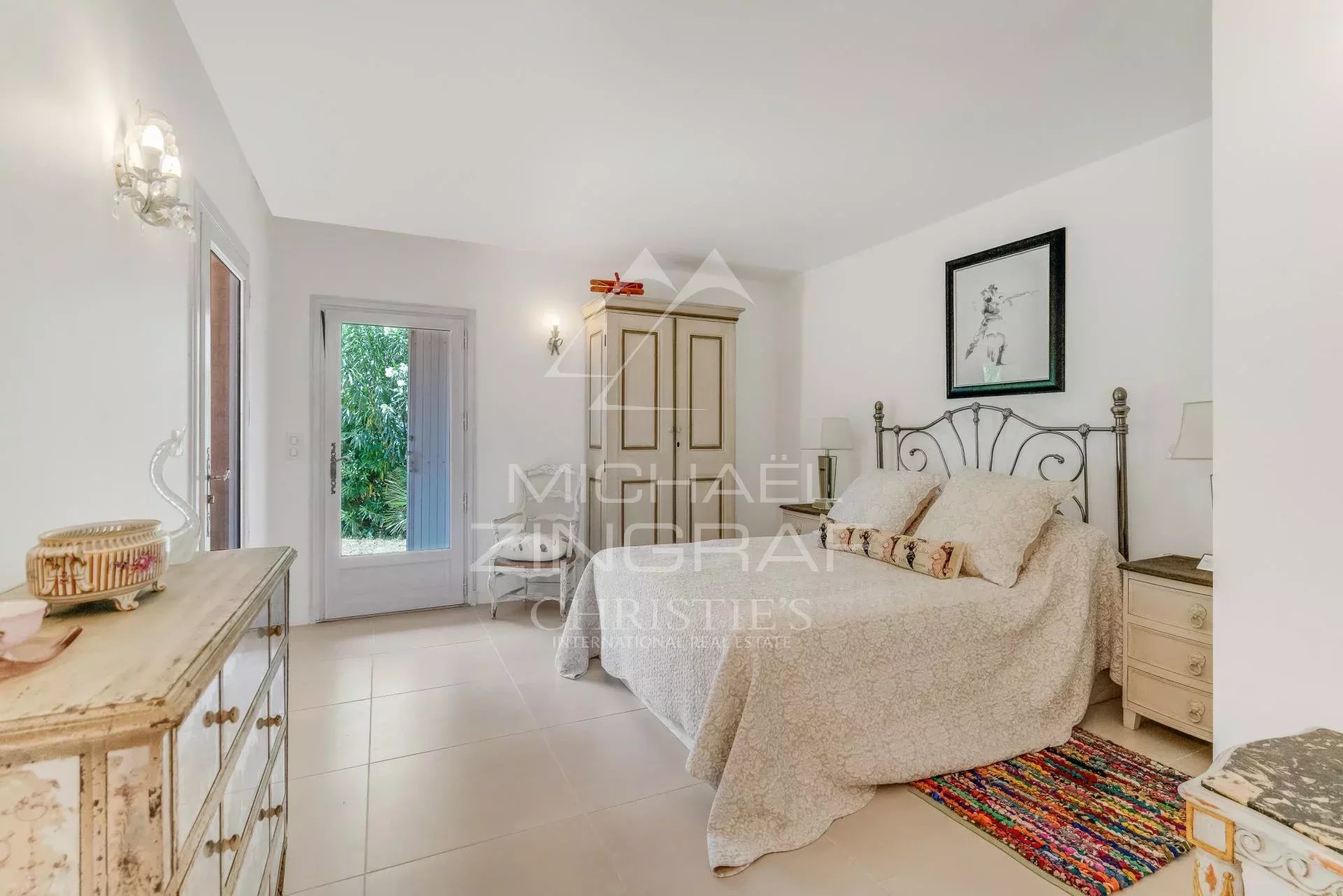 6 Bedroom Villa/Townhouse's Image 7