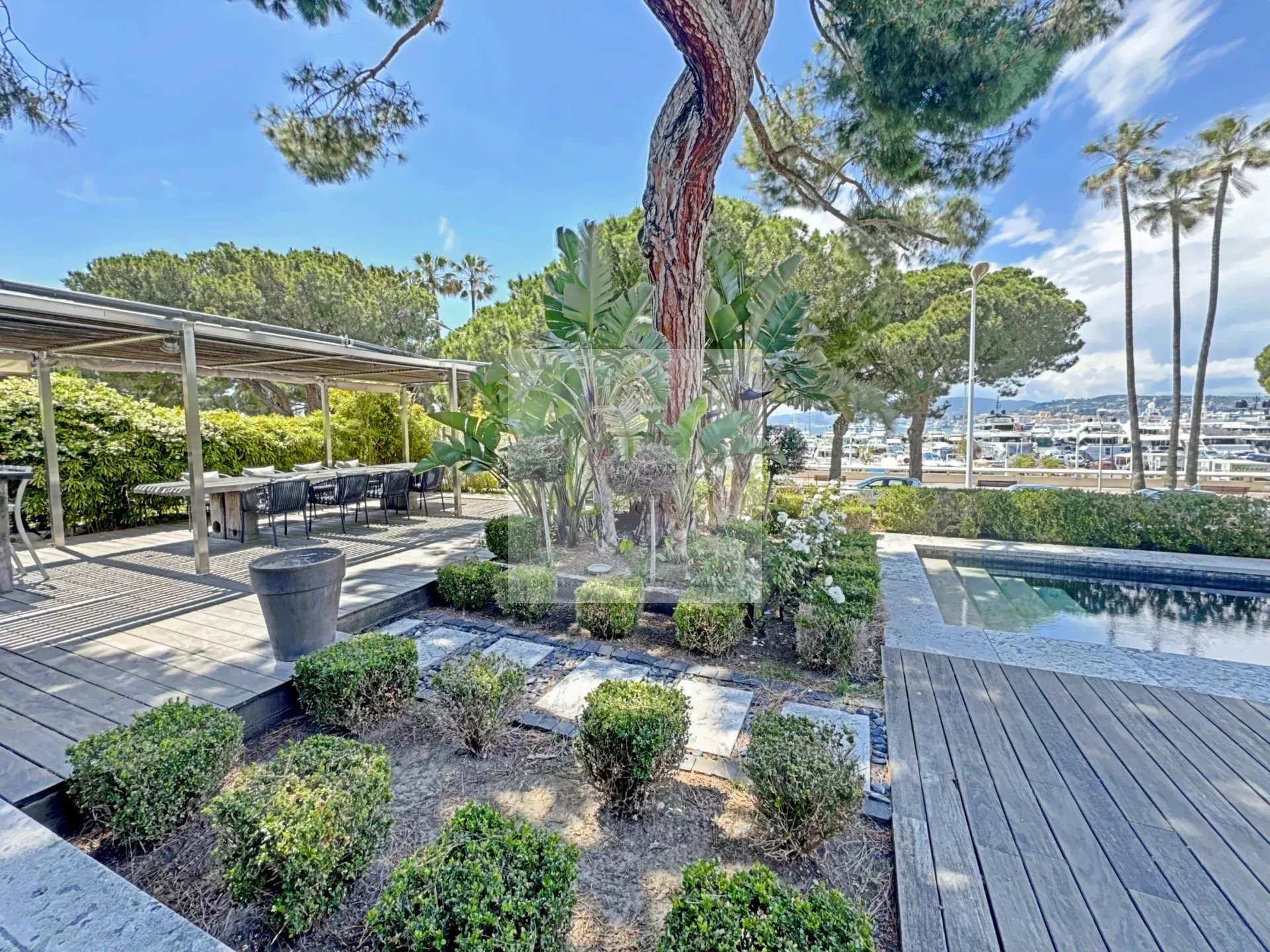 Unique villa avec piscine Bd Croisette Cannes — photo 15