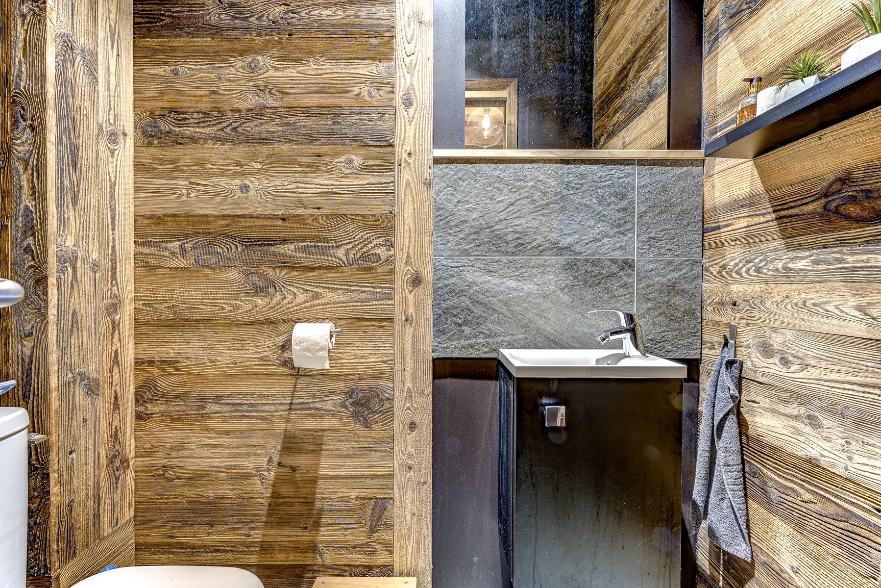 Photo of ESSERT-ROMAND - Recently built, quality 5 bedroom chalet in the heart of Essert-Romand