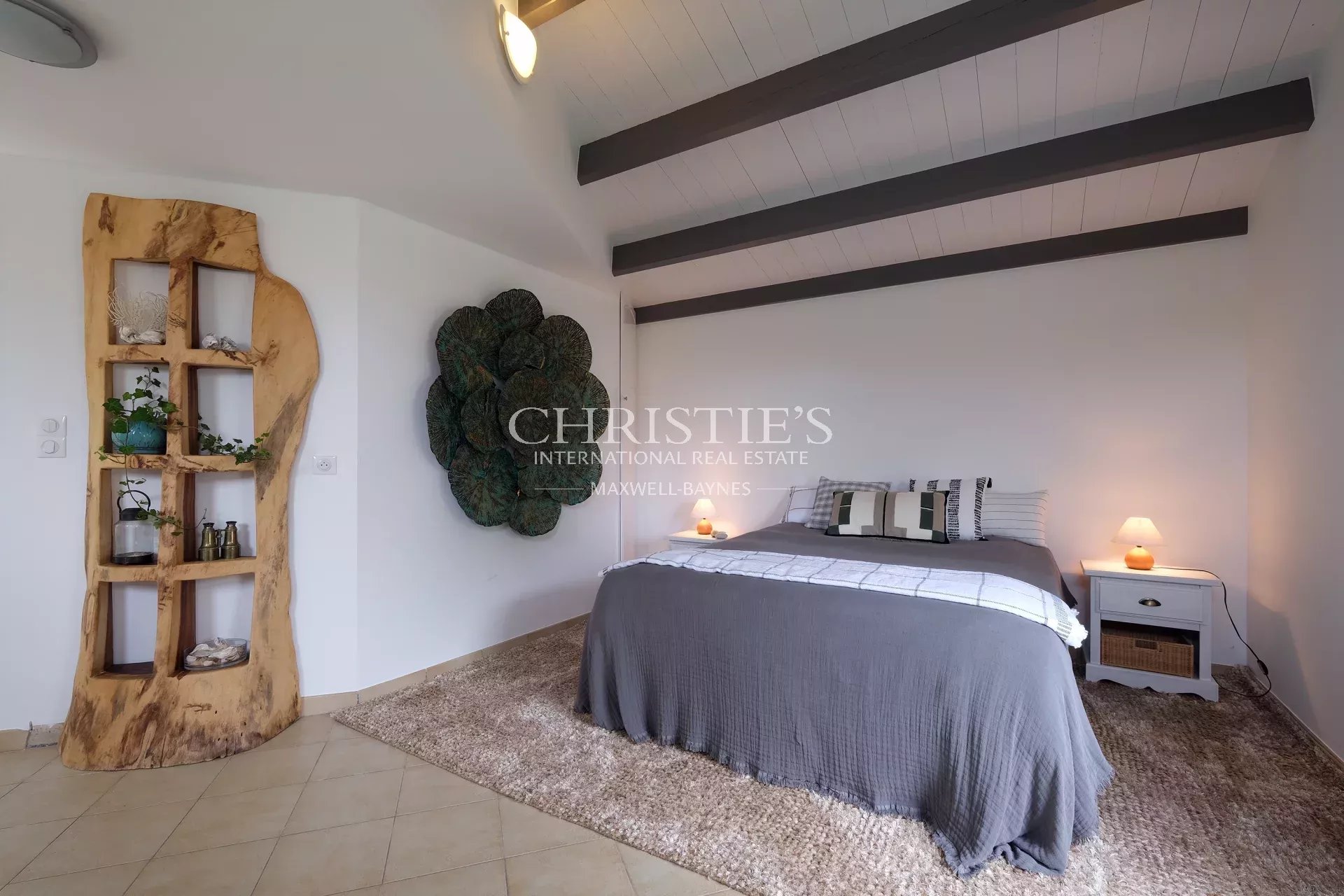 5 Bedroom Villa/Townhouse's Image 16