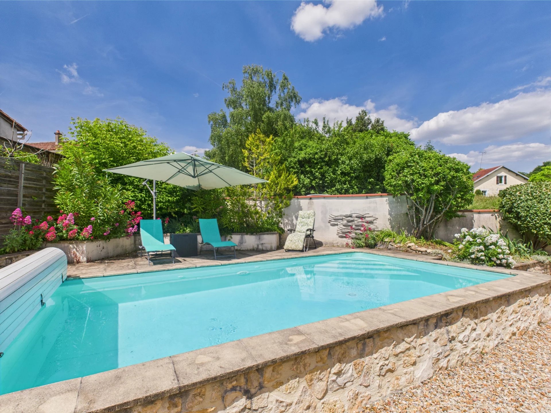 House in Nanteuil-en-Vallee - Image 4