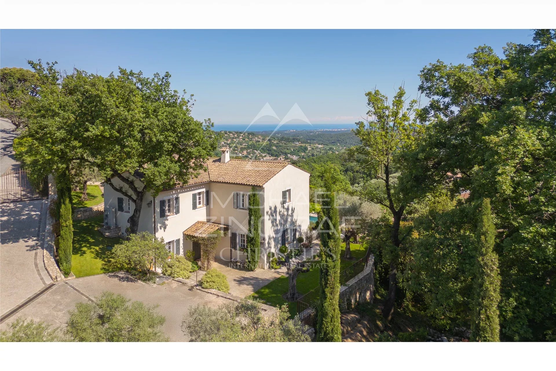4 Bedroom Villa/Townhouse's Image 9