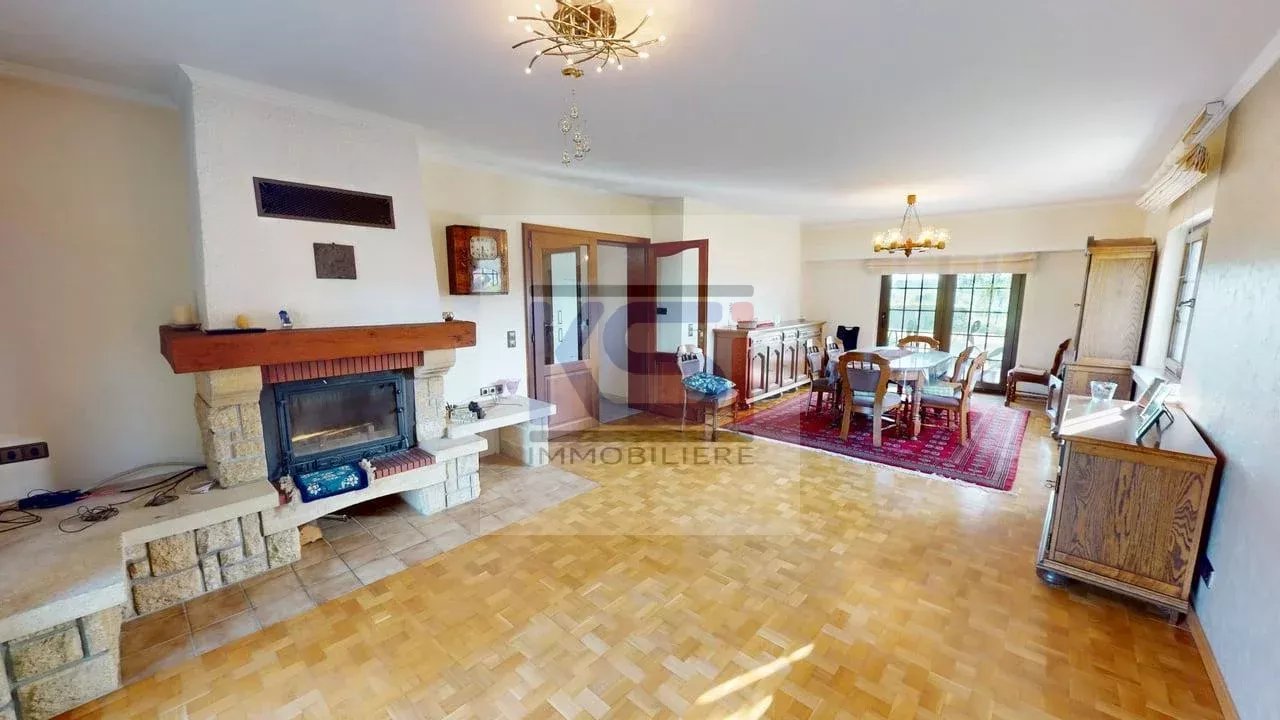 Maison de Charme 5 Chambres à Vendre à Clemency