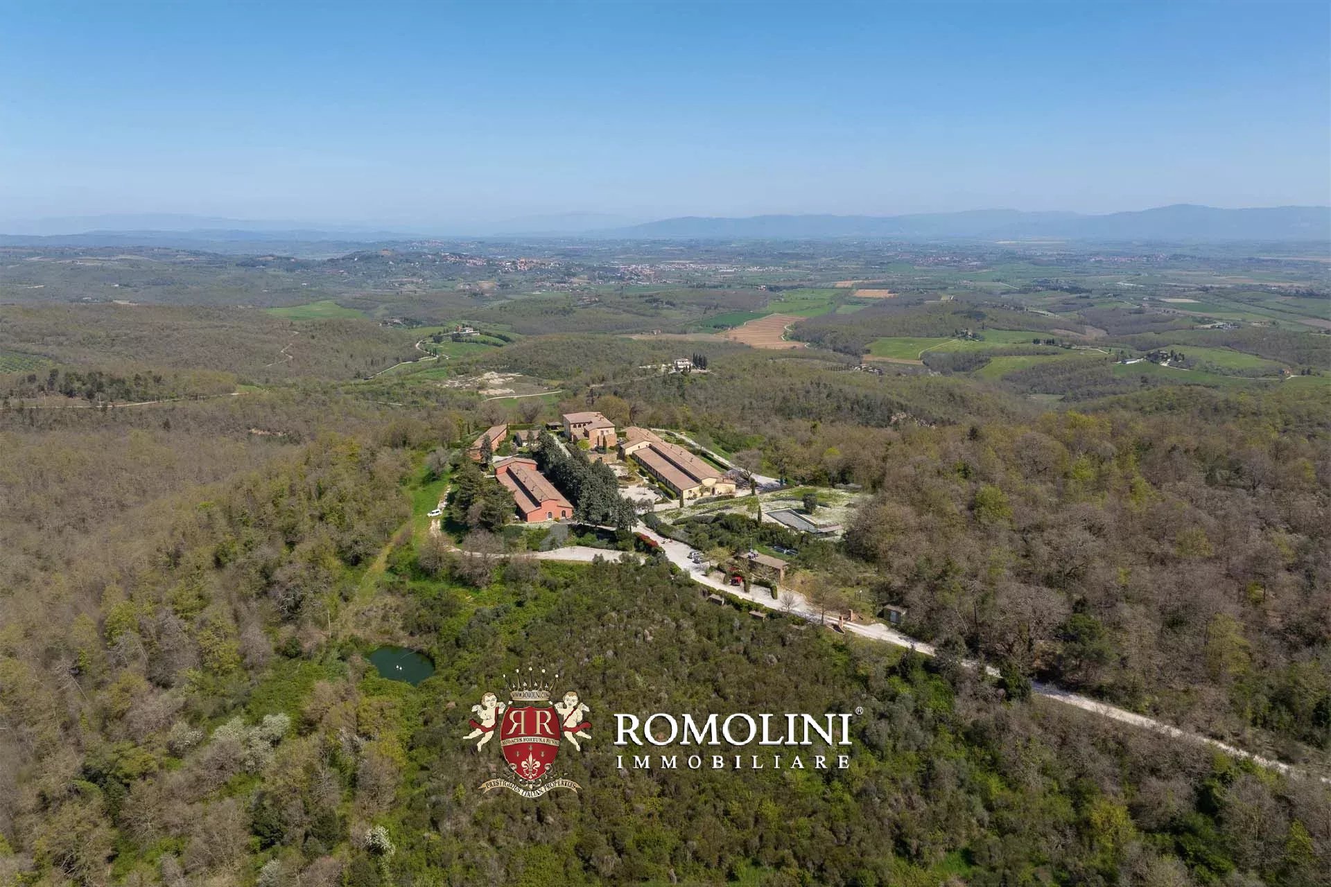 LUXUSANLAGE MIT 19 WOHNUNGEN IN DER TOSKANA, VAL D'ORCIA