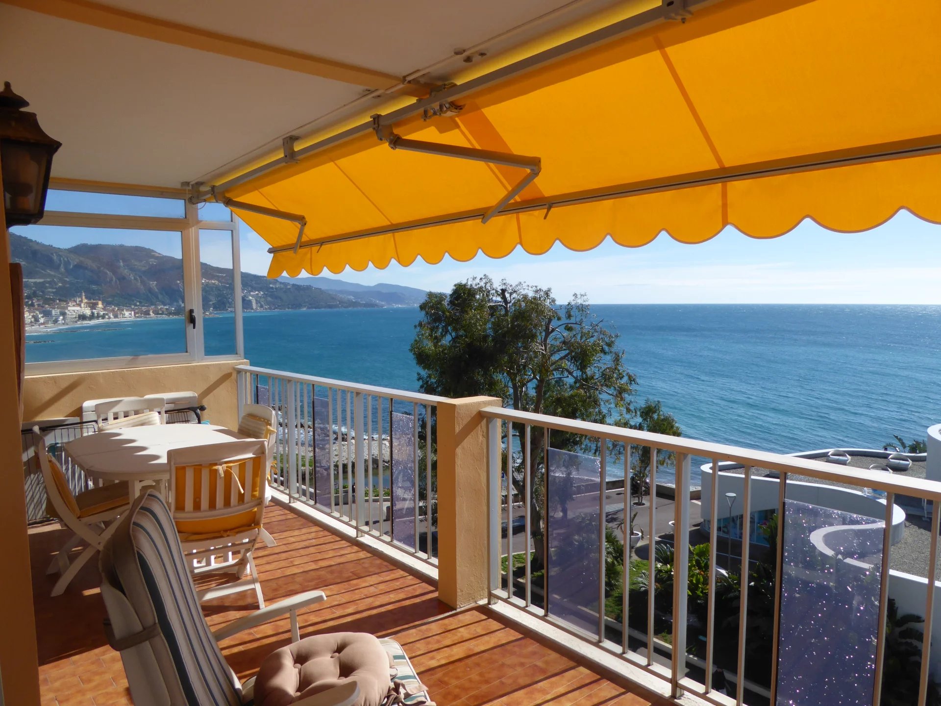New apartment ! 3 ROQUEBRUNE Seaside and Facing Sea