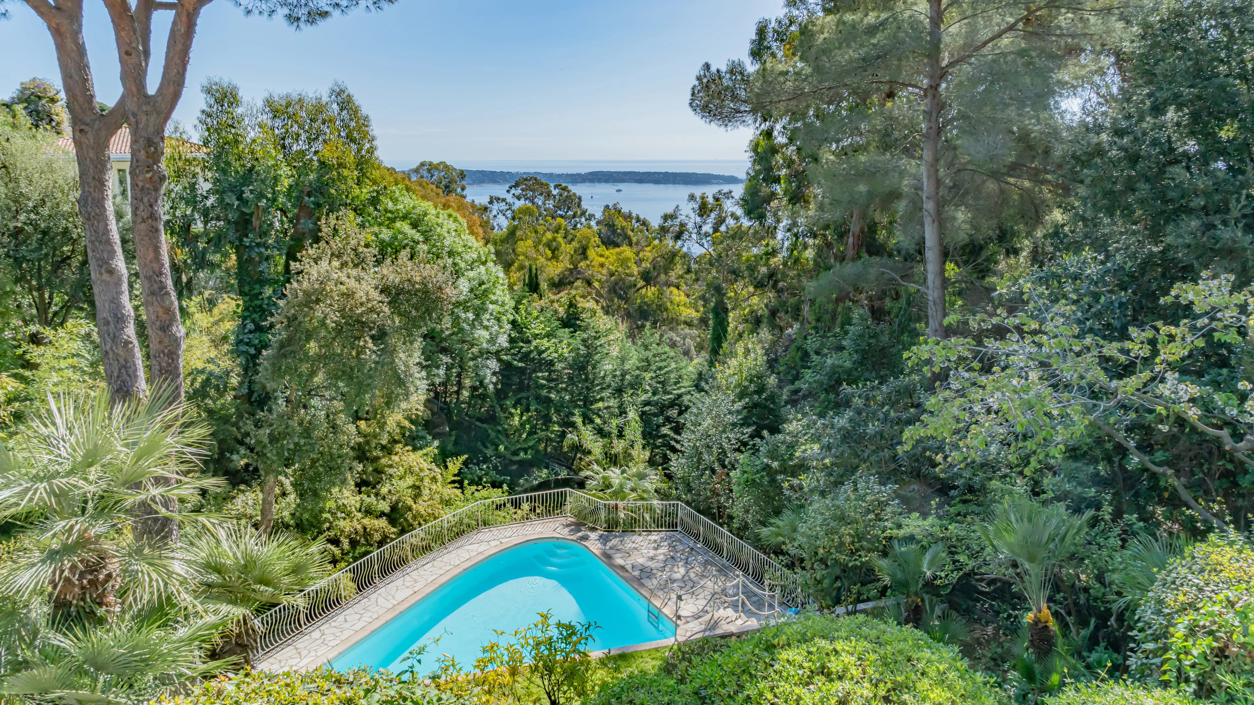 Super Cannes - Villa to renovate