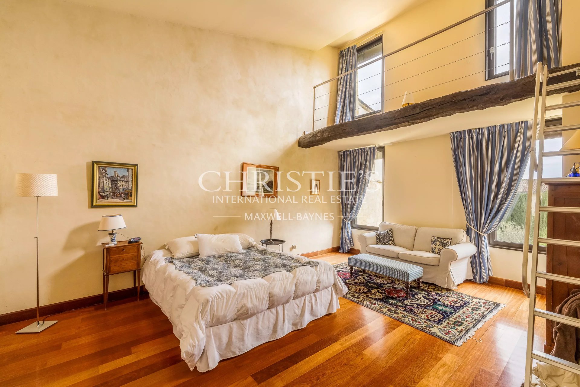 11 Bedroom Vineyard's Image 19