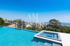 Luxury Californian Villa in Golfe Juan | 7-Bedroom Family Estate — photo 6 of 7
