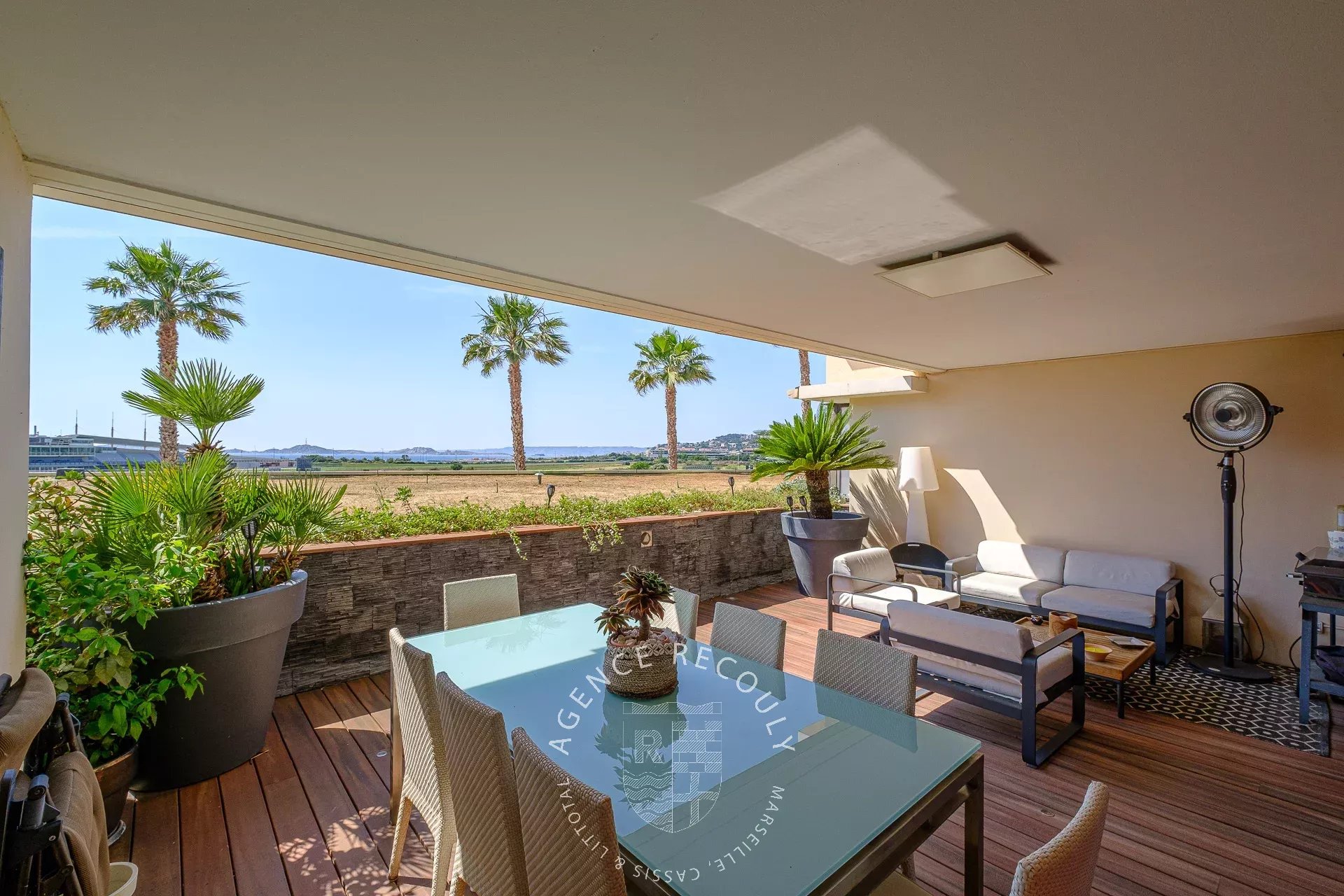 APPARTEMENT T4 AVEC VUE MER ET TERRASSES - BORELY - 13008 MARSEILLE