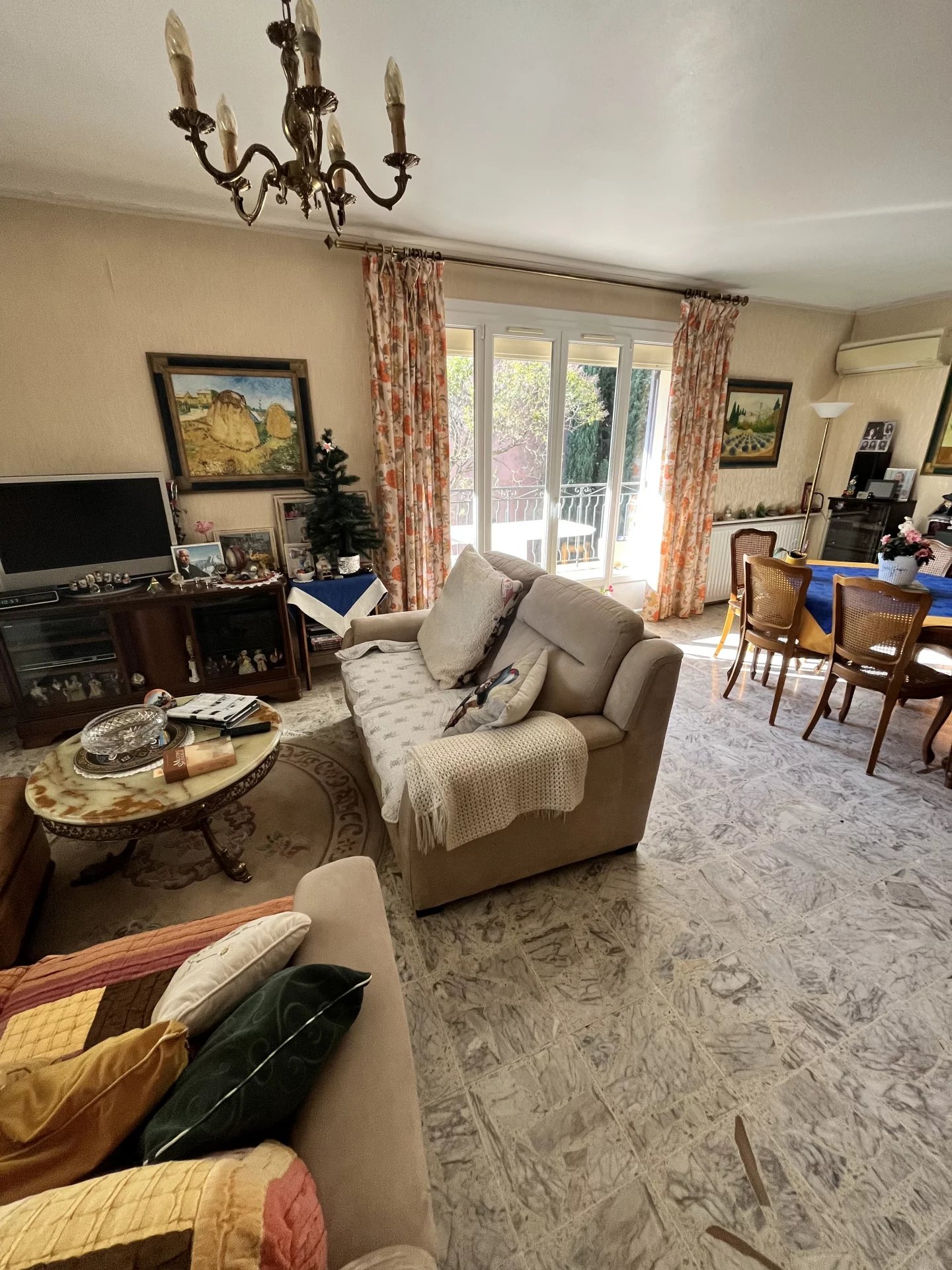 Maison de ville sur terrain de 892m2
