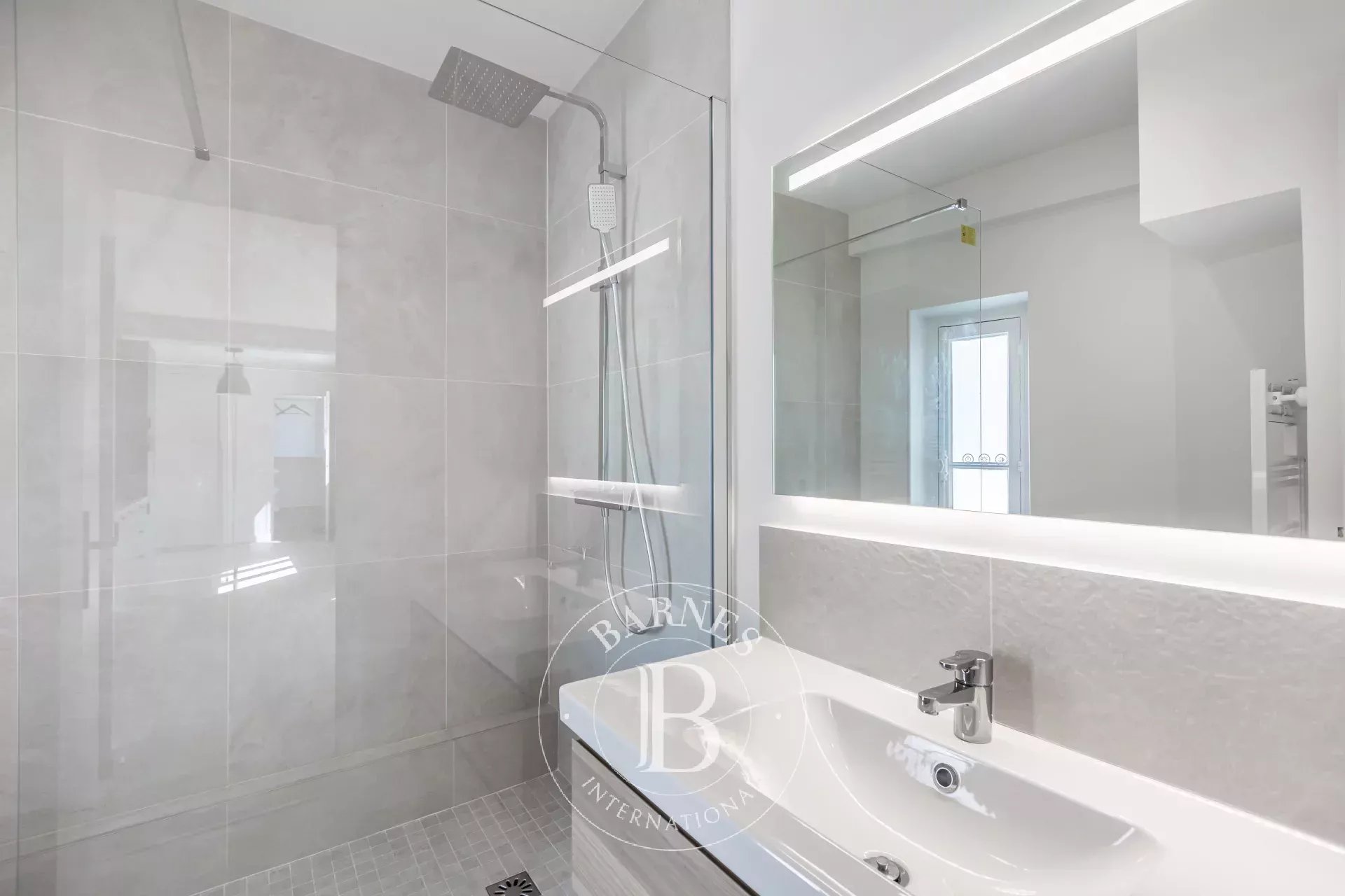 Daire Paris 8ème - picture 8