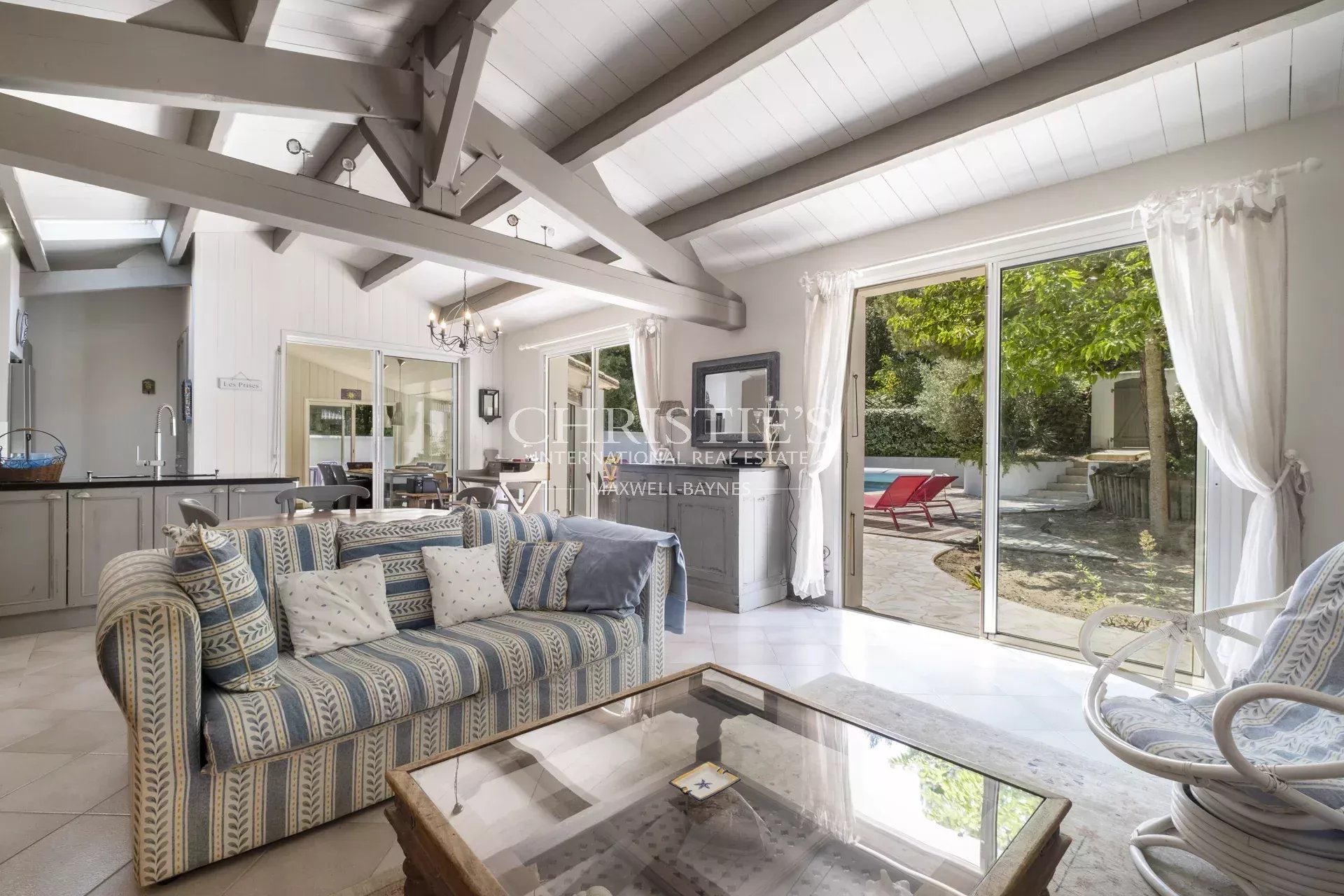 4 Bedroom Villa/Townhouse's Image 3