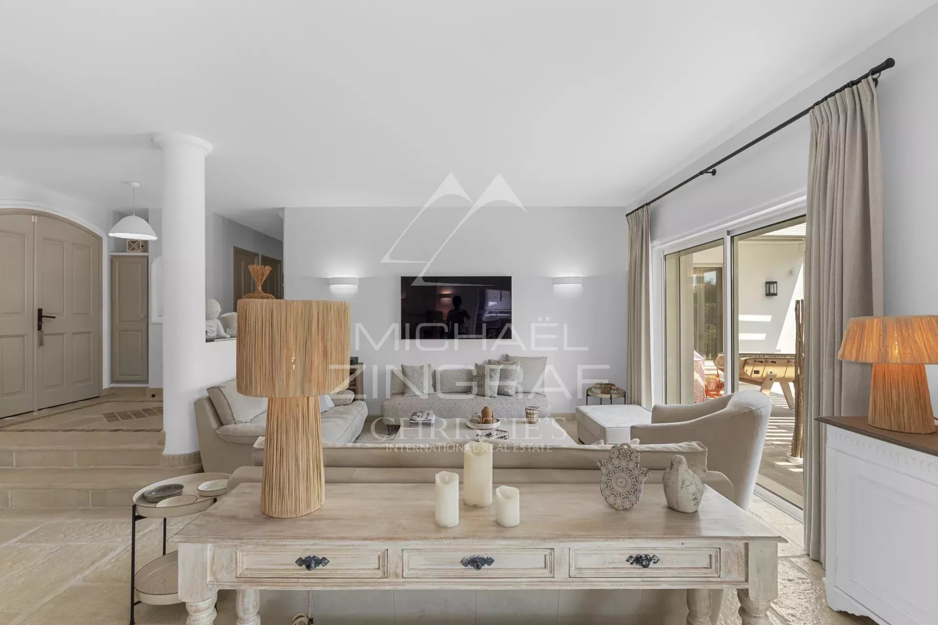 4 Bedroom Villa/Townhouse's Image 3