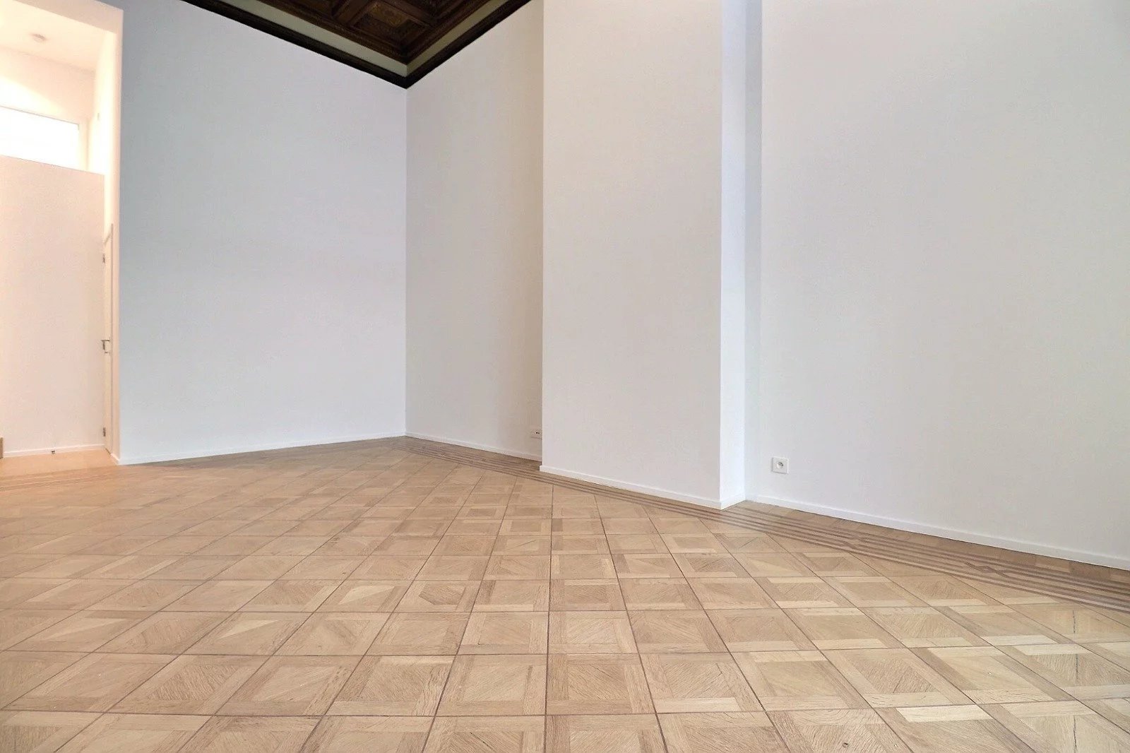 En plein cœur de Bruxelles – Duplex rénové 2ch + terrasse + parking (optionnel)