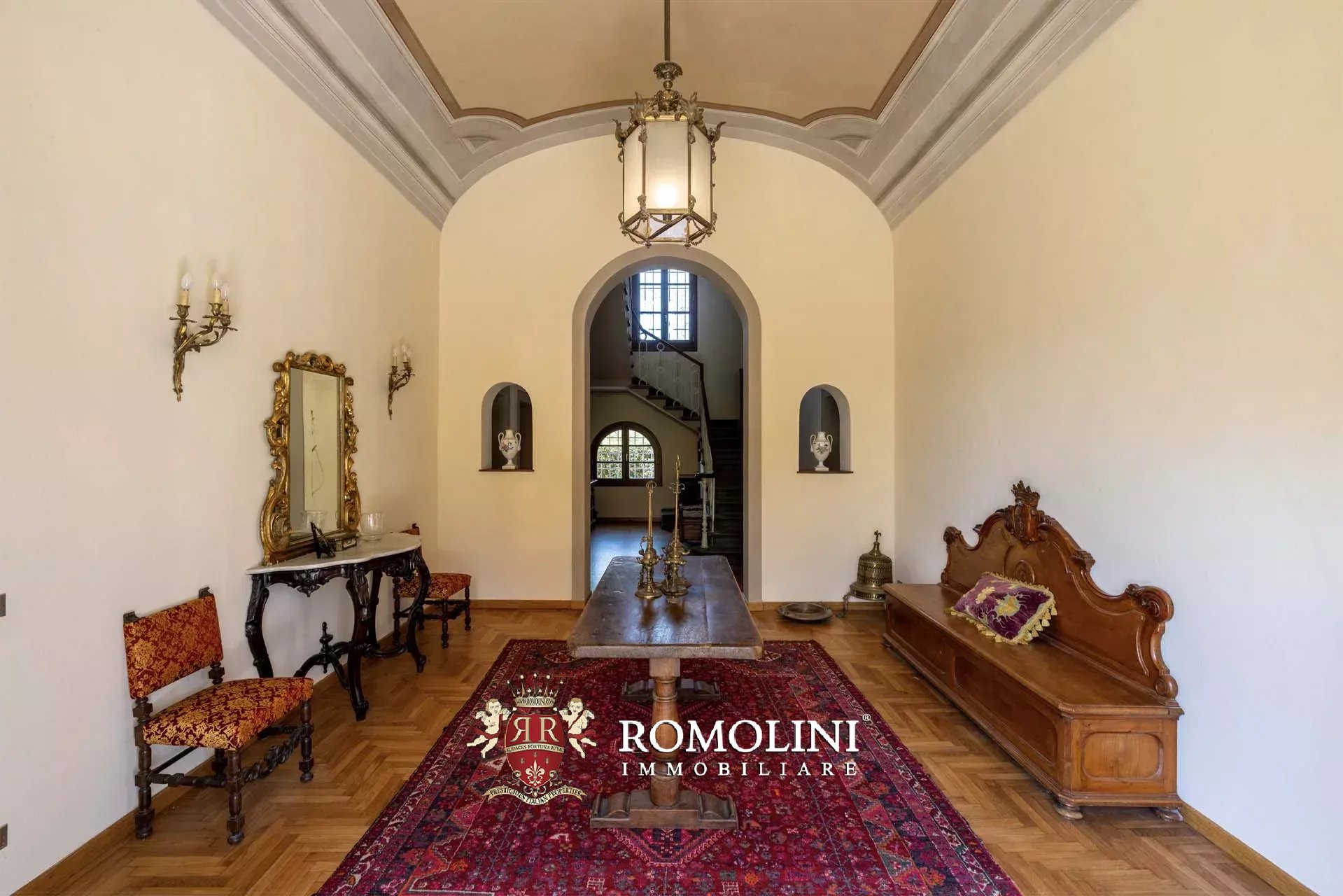 6 Bedroom Villa/Townhouse's Image 5