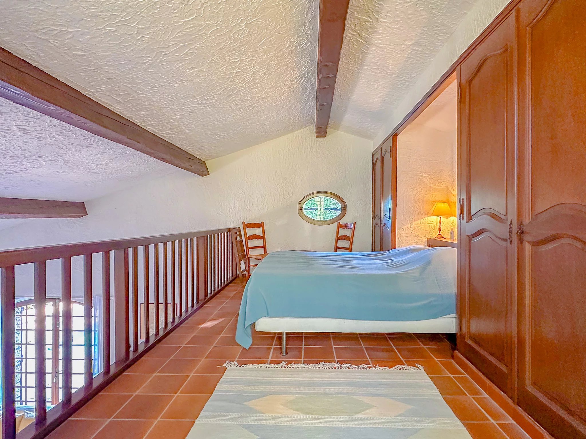 Charmante maison en pierre avec piscine à Seillans