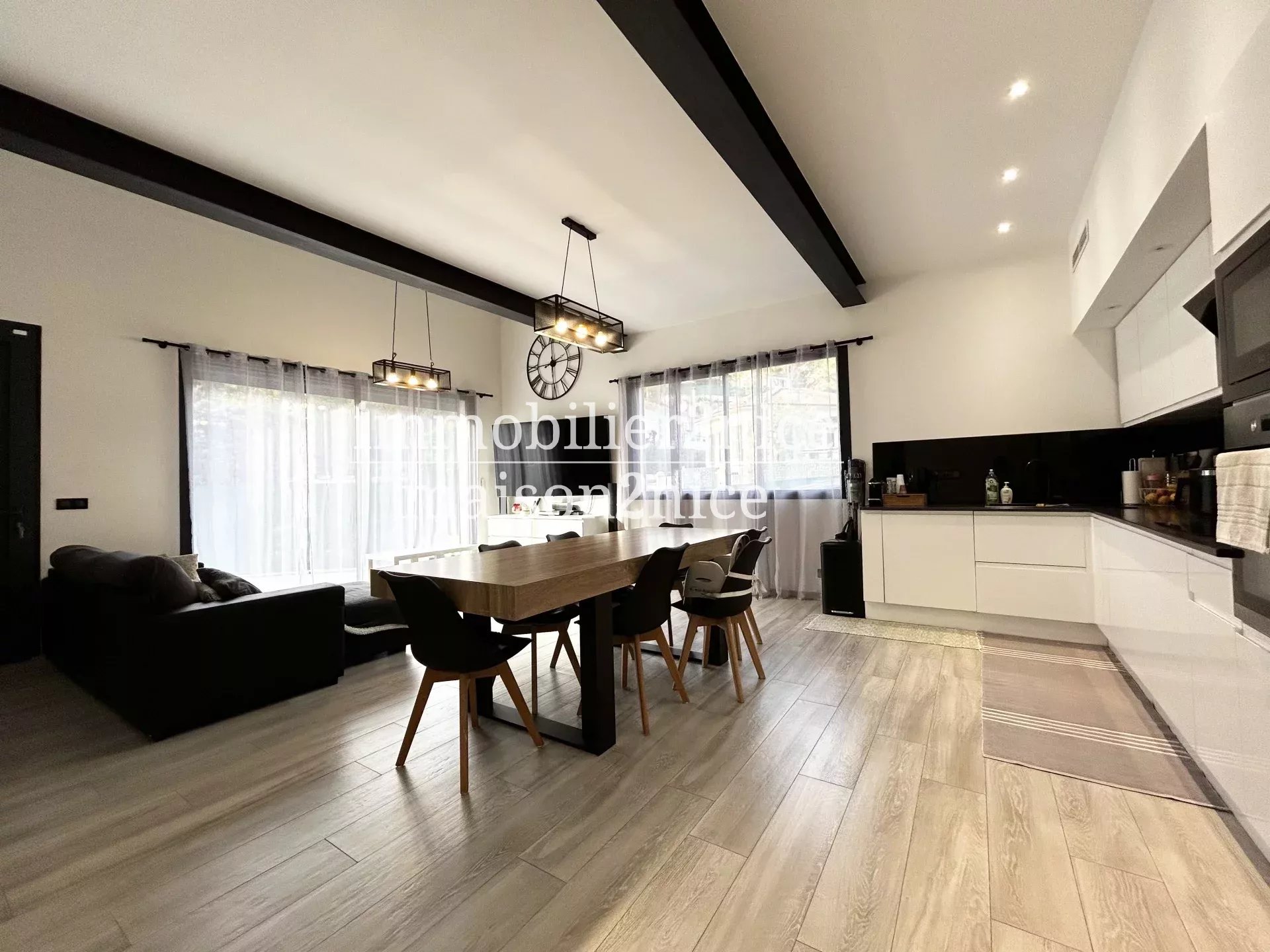 Agence immobilière de 