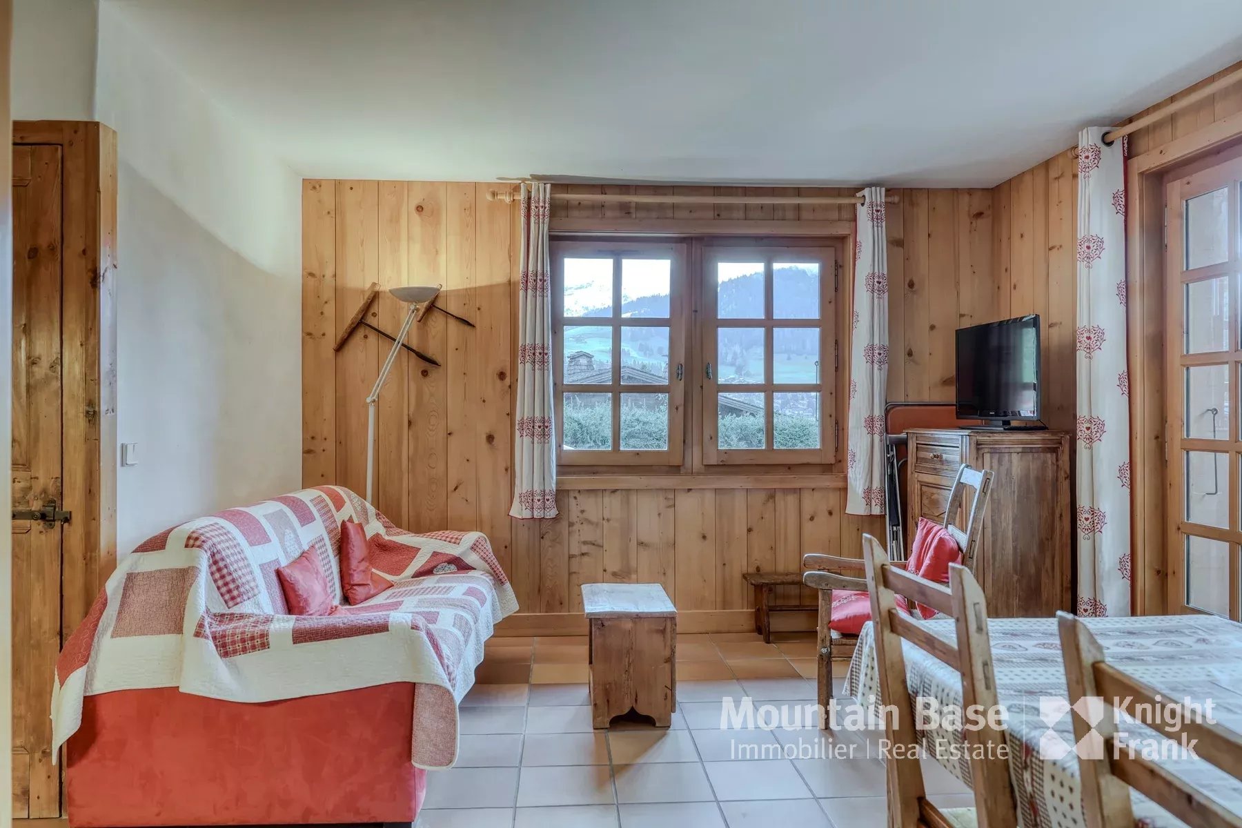 Photo of A beautiful, traditional 4-bedroom family chalet in Jaillet, Megève