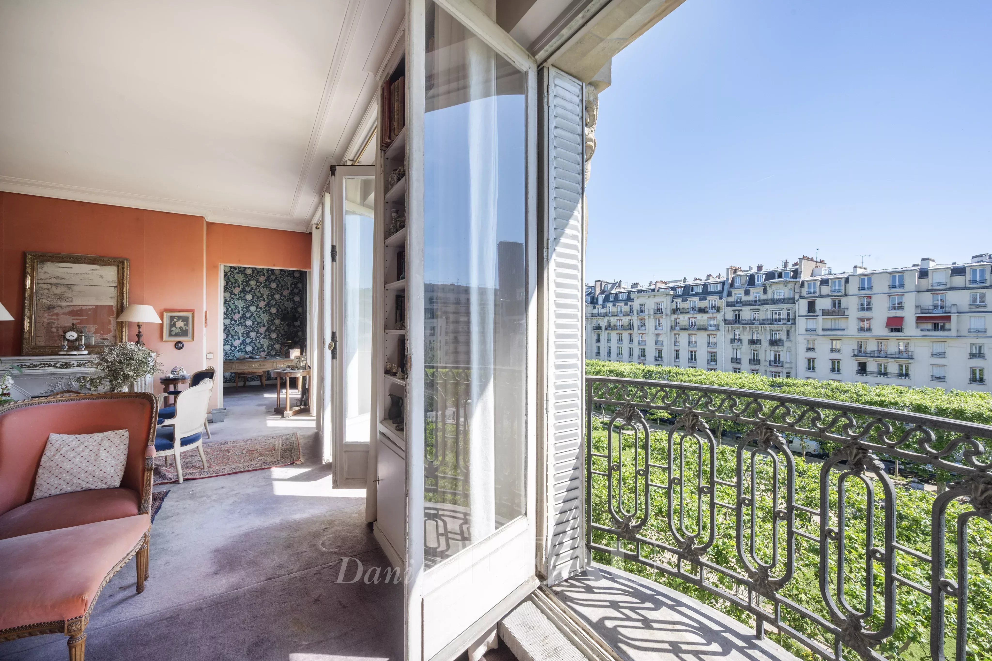 Sale Apartment Paris 7th