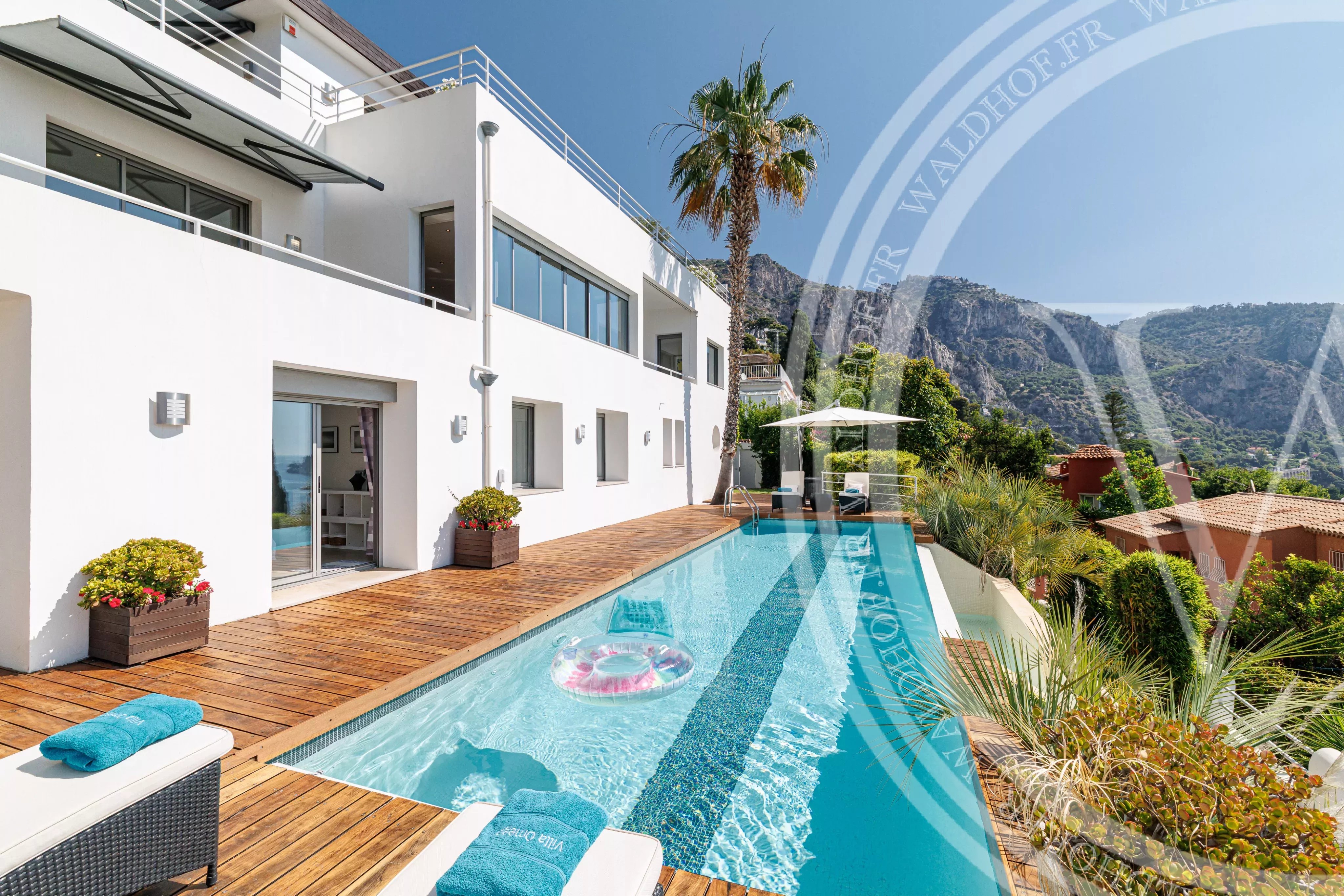 Villa Contemporaine d’Exception avec Vue Panoramique sur la Mer – Èze Bord de Mer