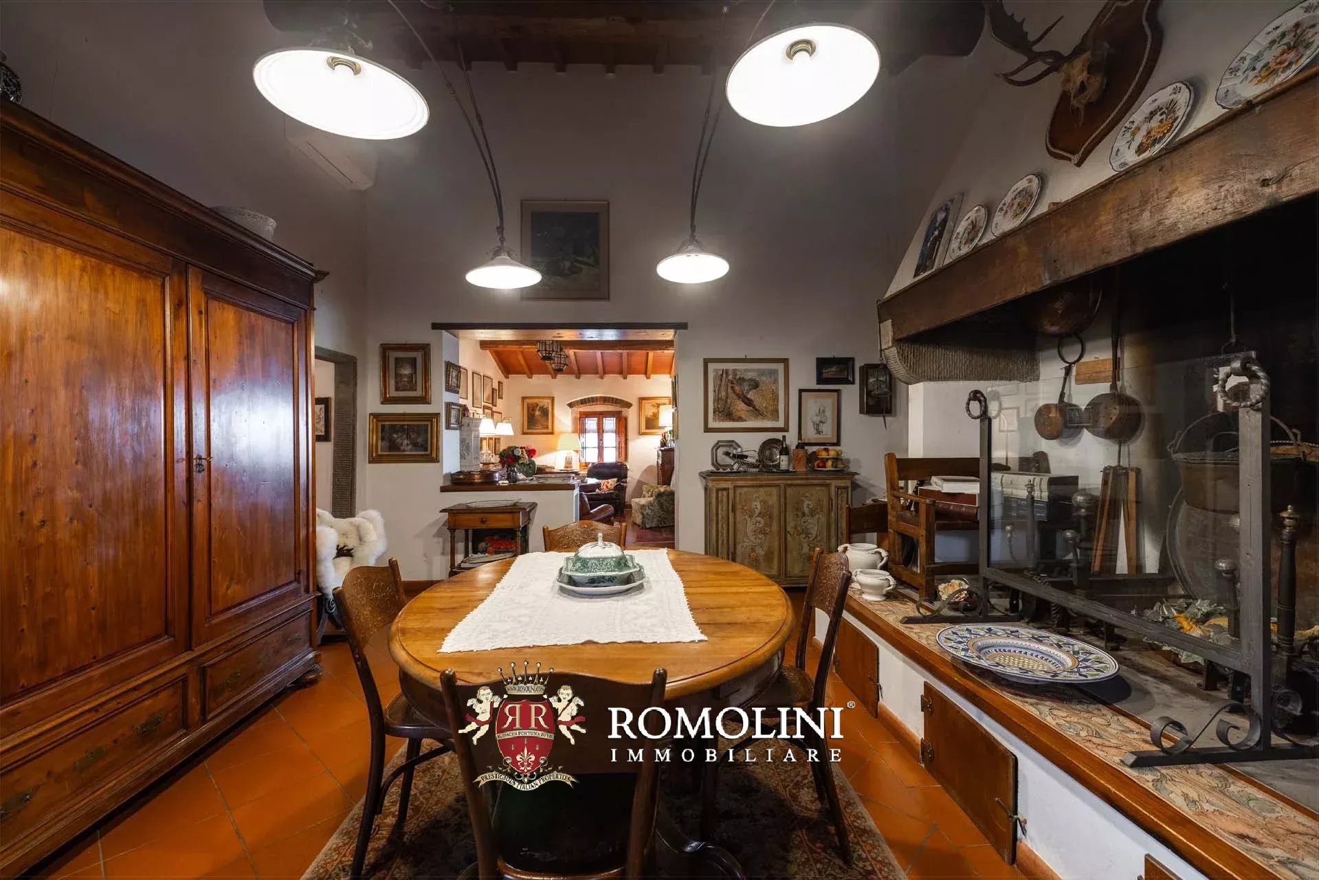 8 Bedroom Villa/Townhouse's Image 28