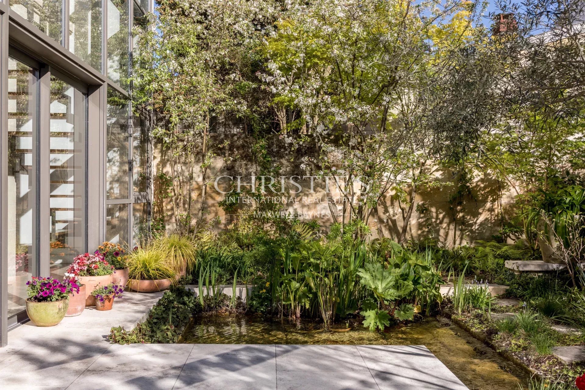 5 Bedroom Villa/Townhouse's Image 24