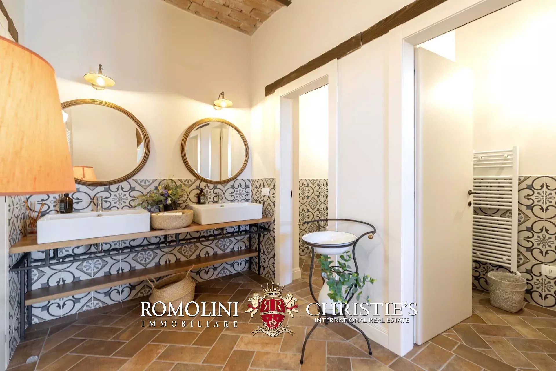 9 Bedroom Villa/Townhouse's Image 29