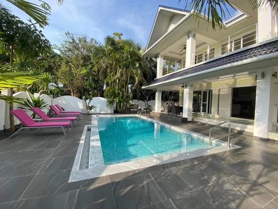 Magnifique villa de 4 chambres avec piscine située à Phuket