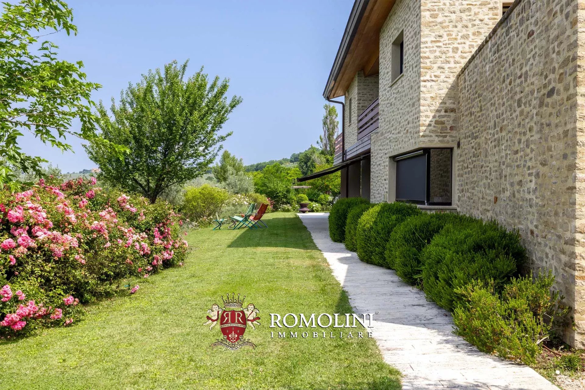 5 Bedroom Villa/Townhouse's Image 13