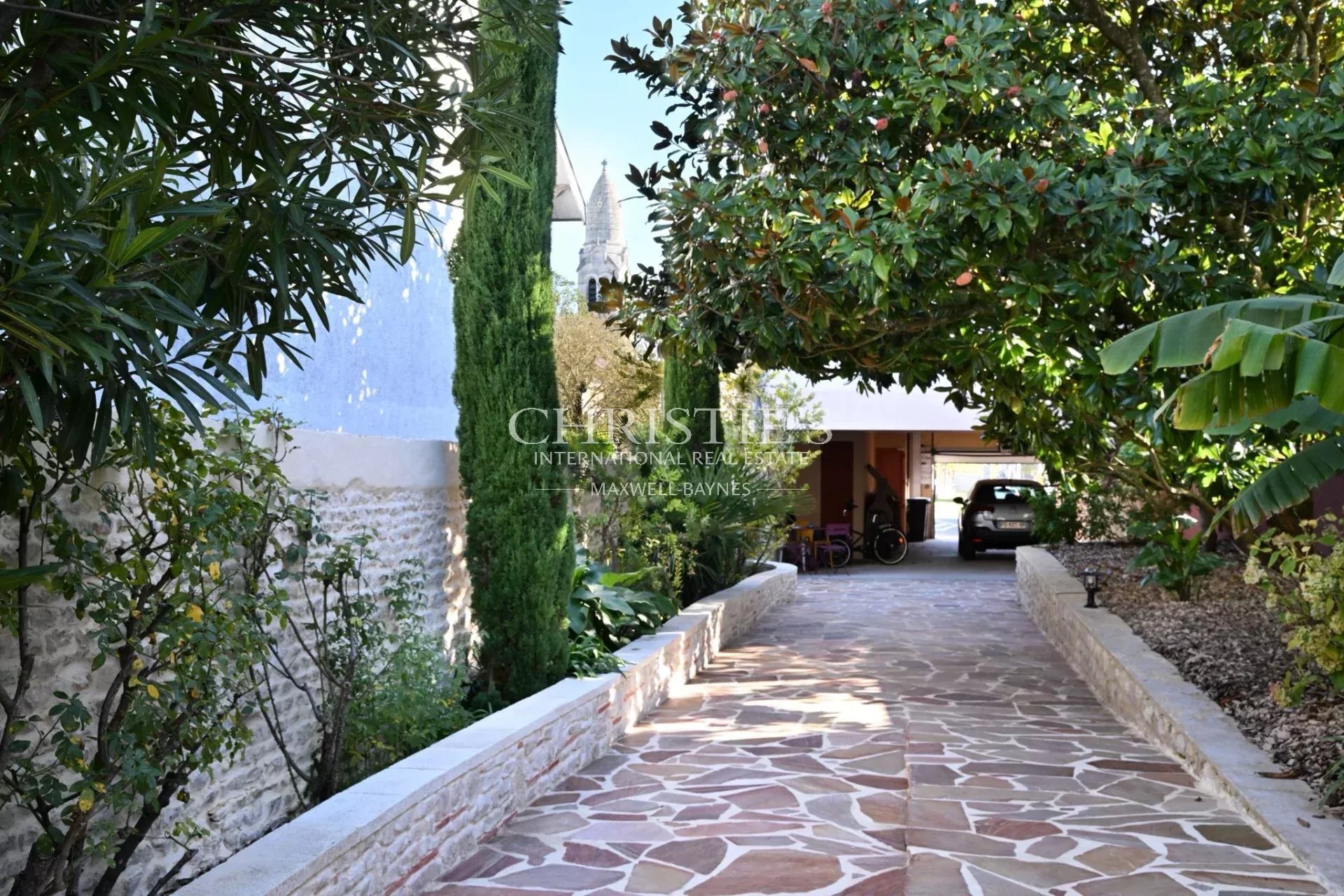 11 Bedroom Villa/Townhouse's Image 25