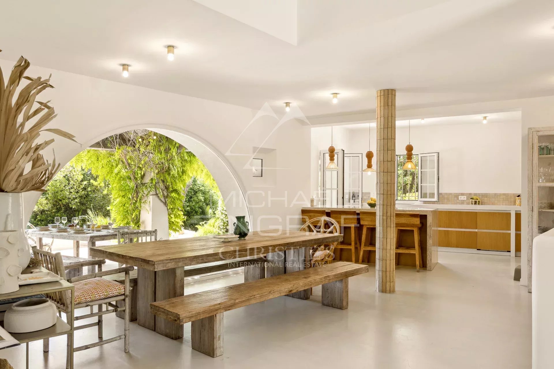 5 Bedroom Villa/Townhouse's Image 5