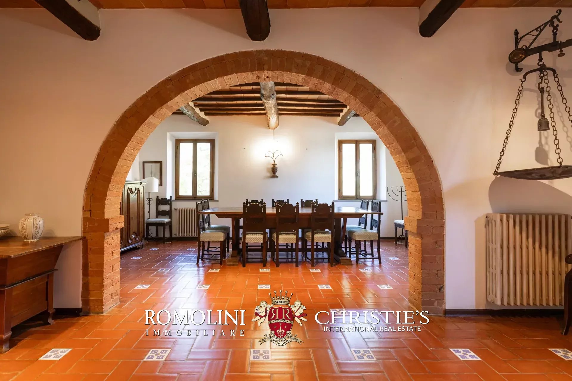 18 Bedroom Vineyard's Image 46