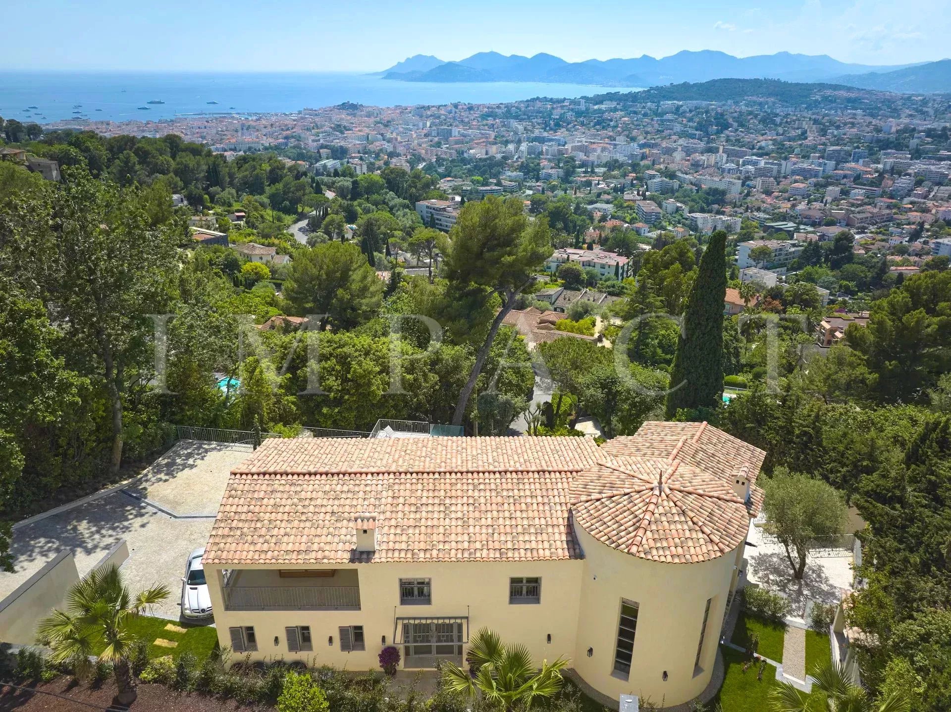 Newly renovated villa sea view to rent Cannes Californie