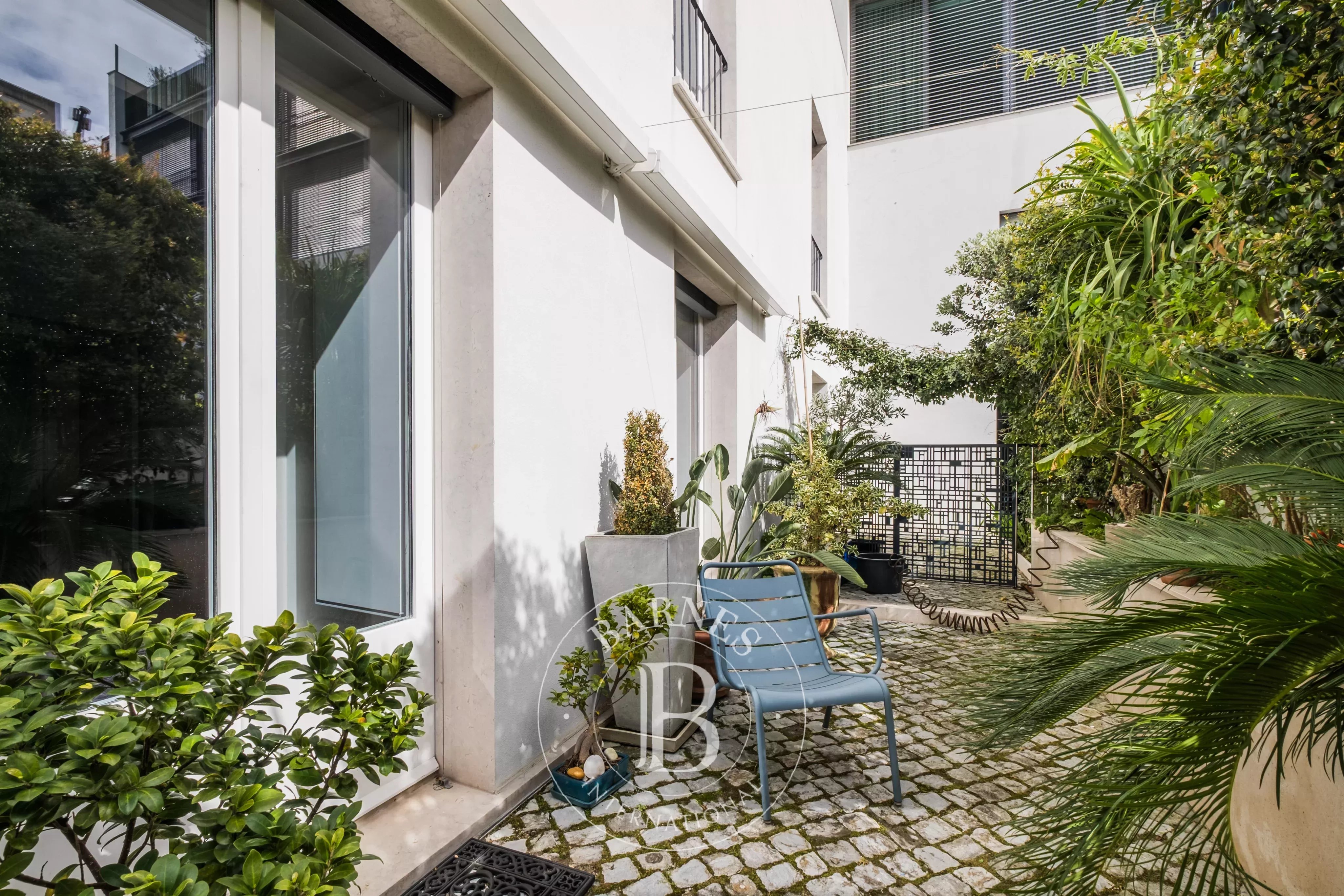 Emplacement, emplacement, emplacement