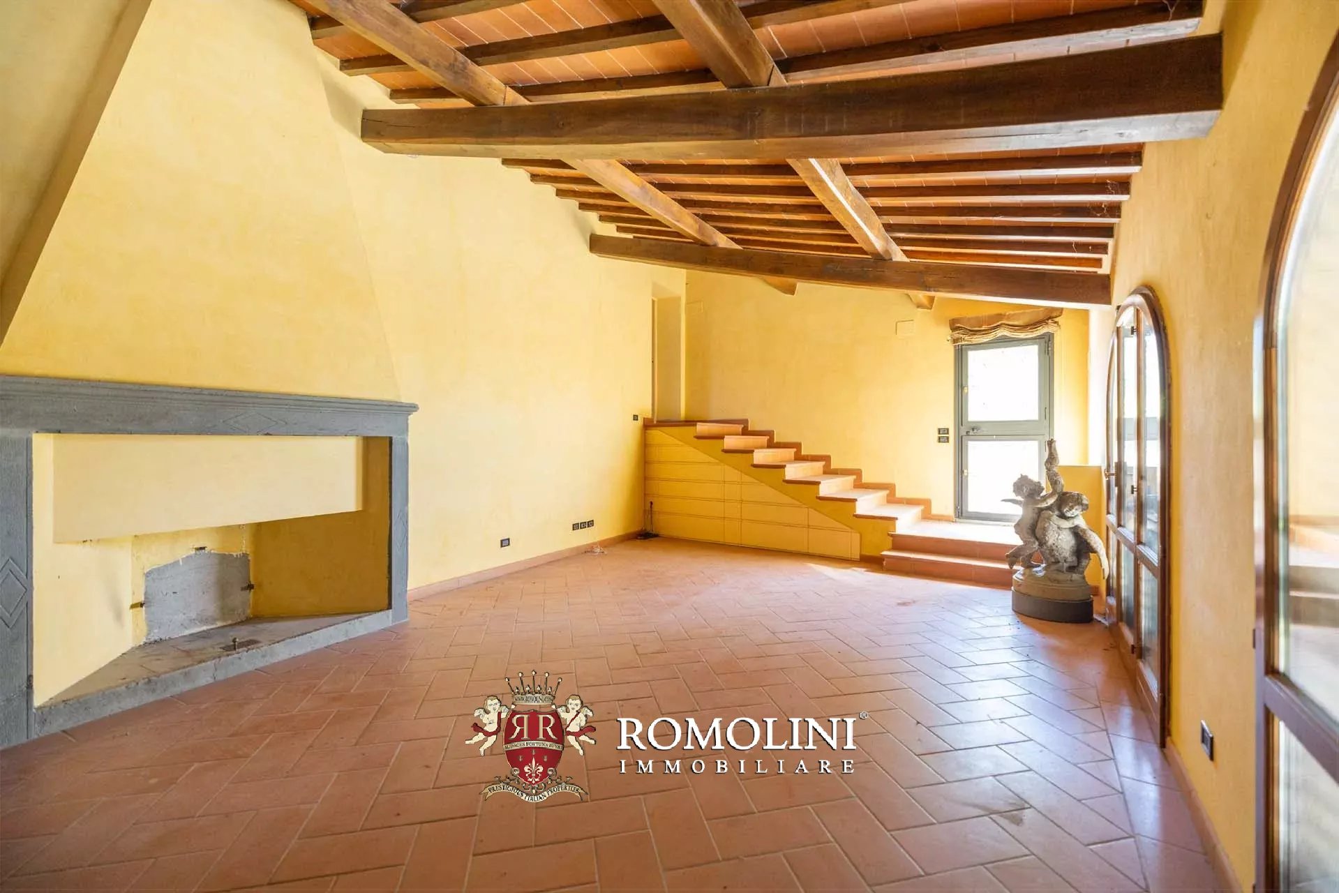 8 Bedroom Villa/Townhouse's Image 25