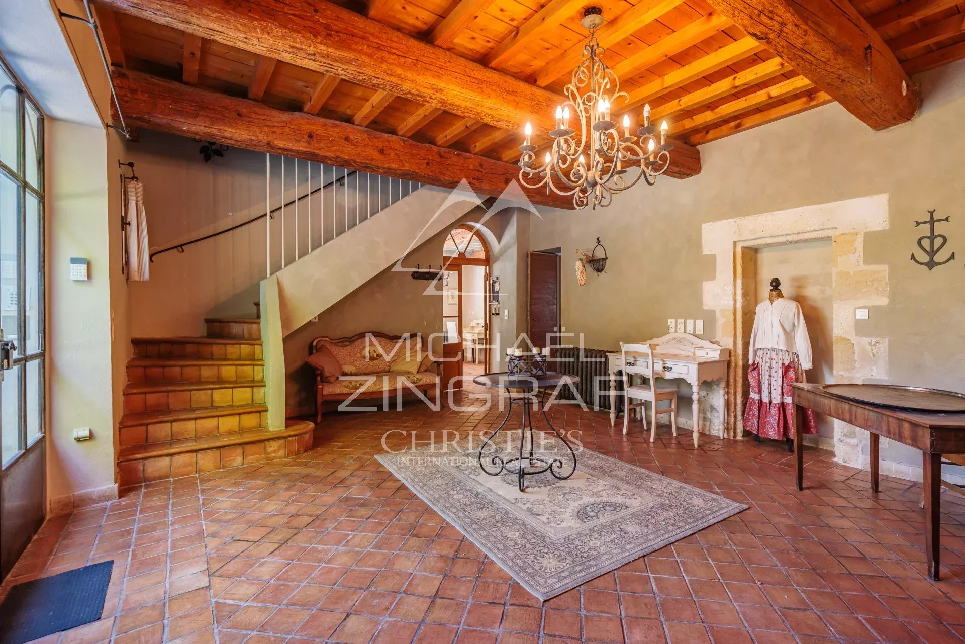 8 Bedroom Villa/Townhouse's Image 3