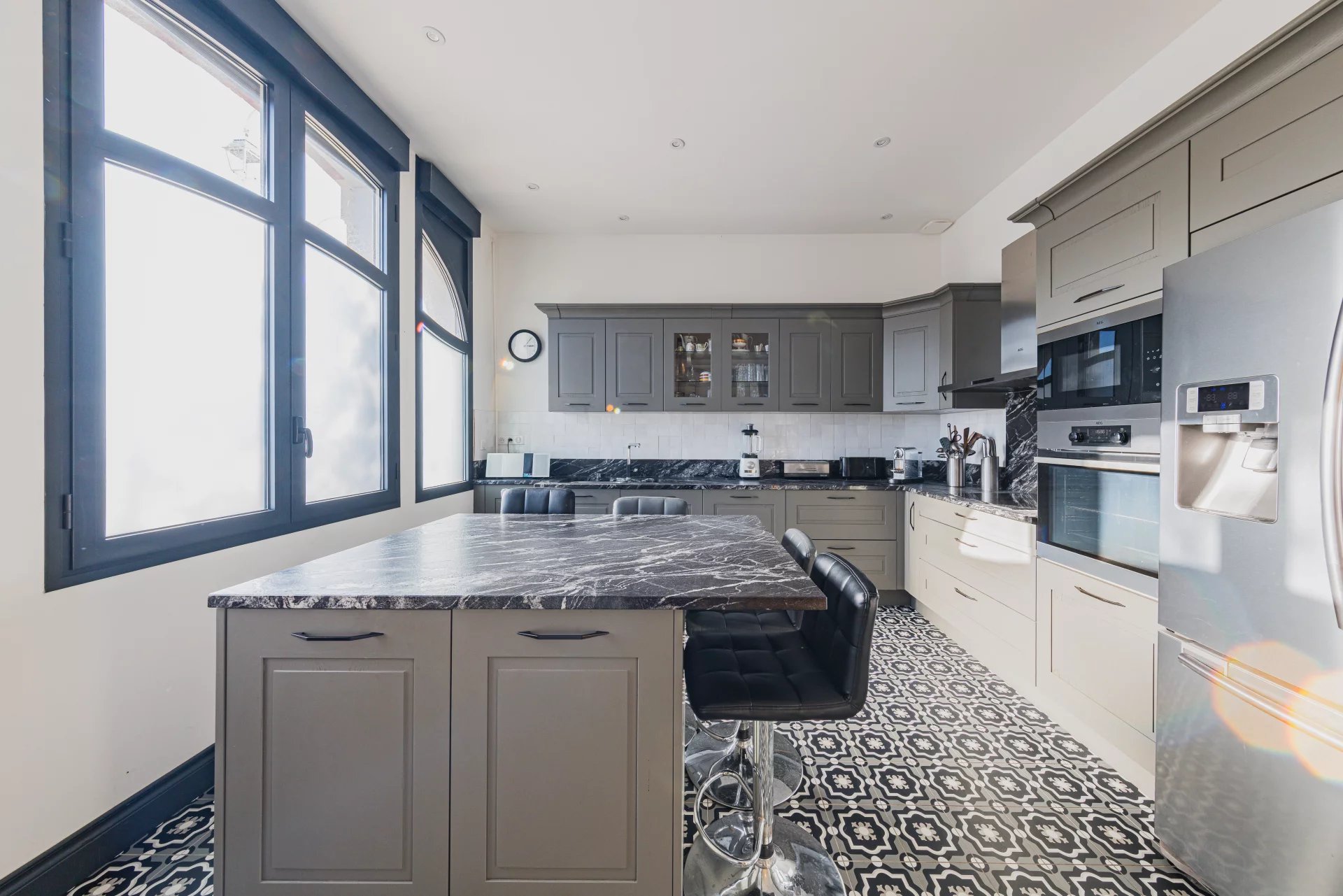 ARCACHON NEAR THE BEACH - 6-ROOM ARCACHON VILLA